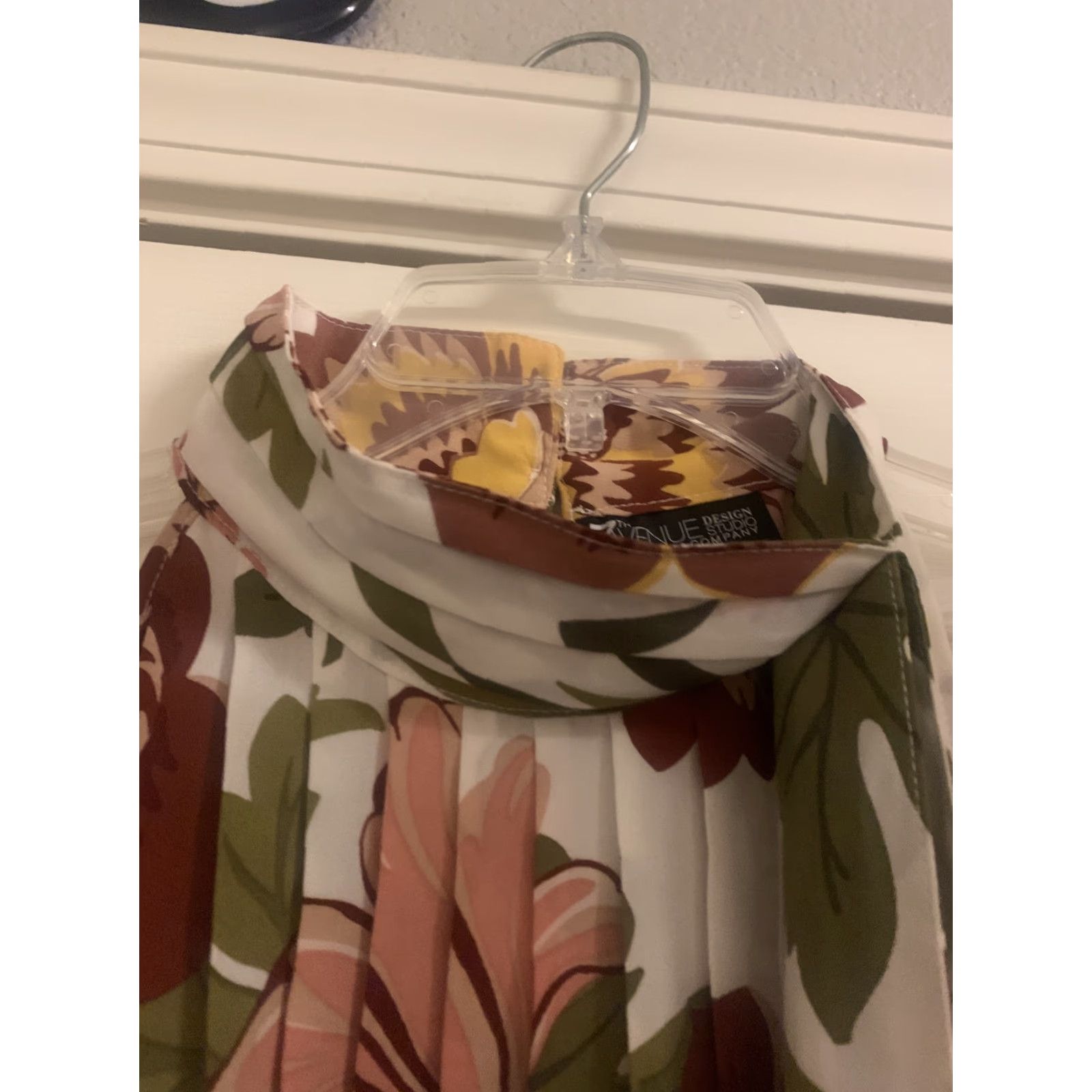 Avenue 7TH Avenue Design Studio New York & Company Tank Top Sleeveless Floral L Multicolor Womens Design Studio Tank Top Sleeveless Floral Womens Size L / US 10 / IT 46 - 5 Thumbnail