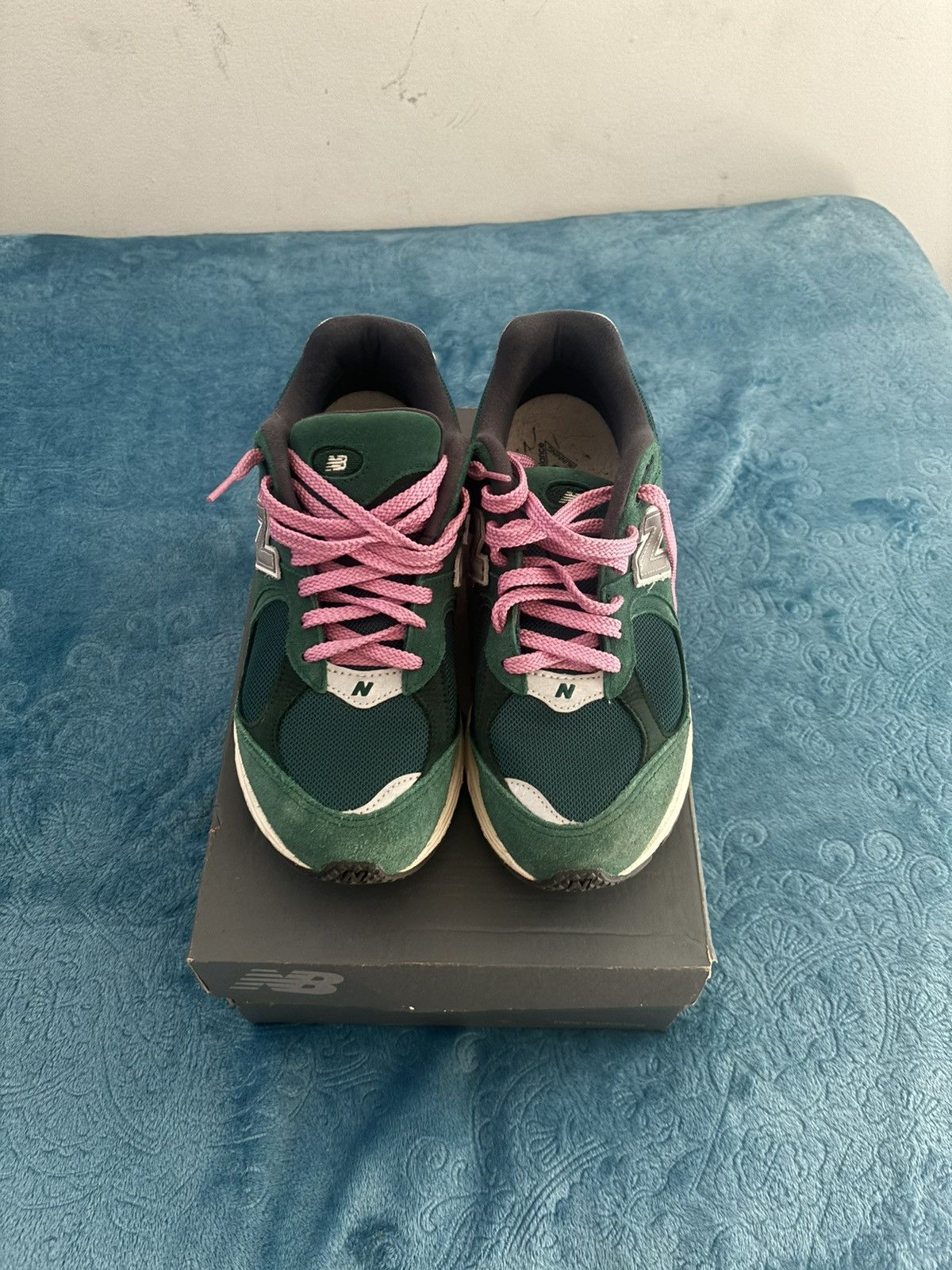 image of New Balance 2002R Shoes in Green, Men's (Size 9)