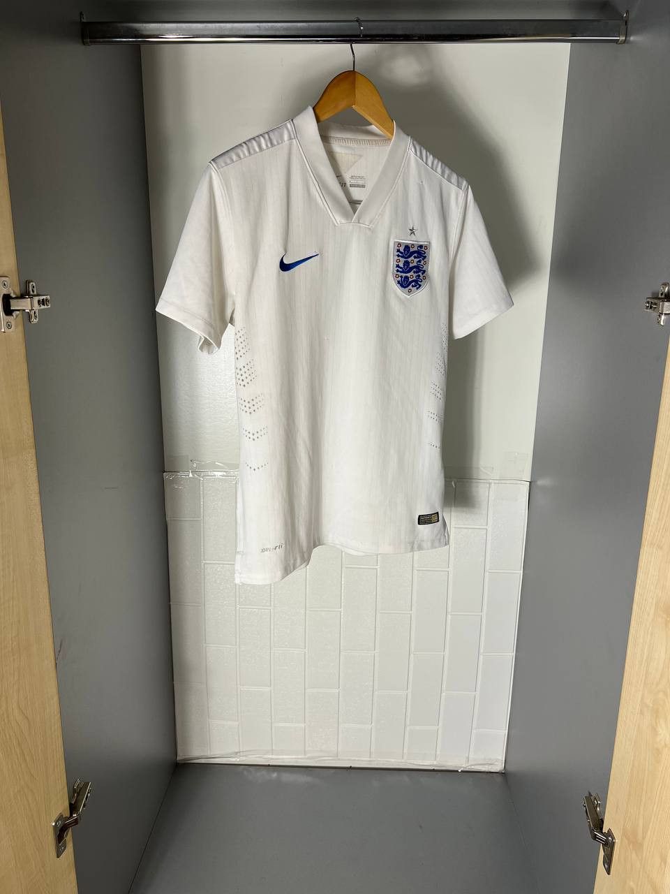 Nike VINTAGE NIKE ENGLAND SOCCER JERSEY RETRO MANCHESTER Y2K 90s Size US S / EU 44-46 / 1 - 4 Thumbnail