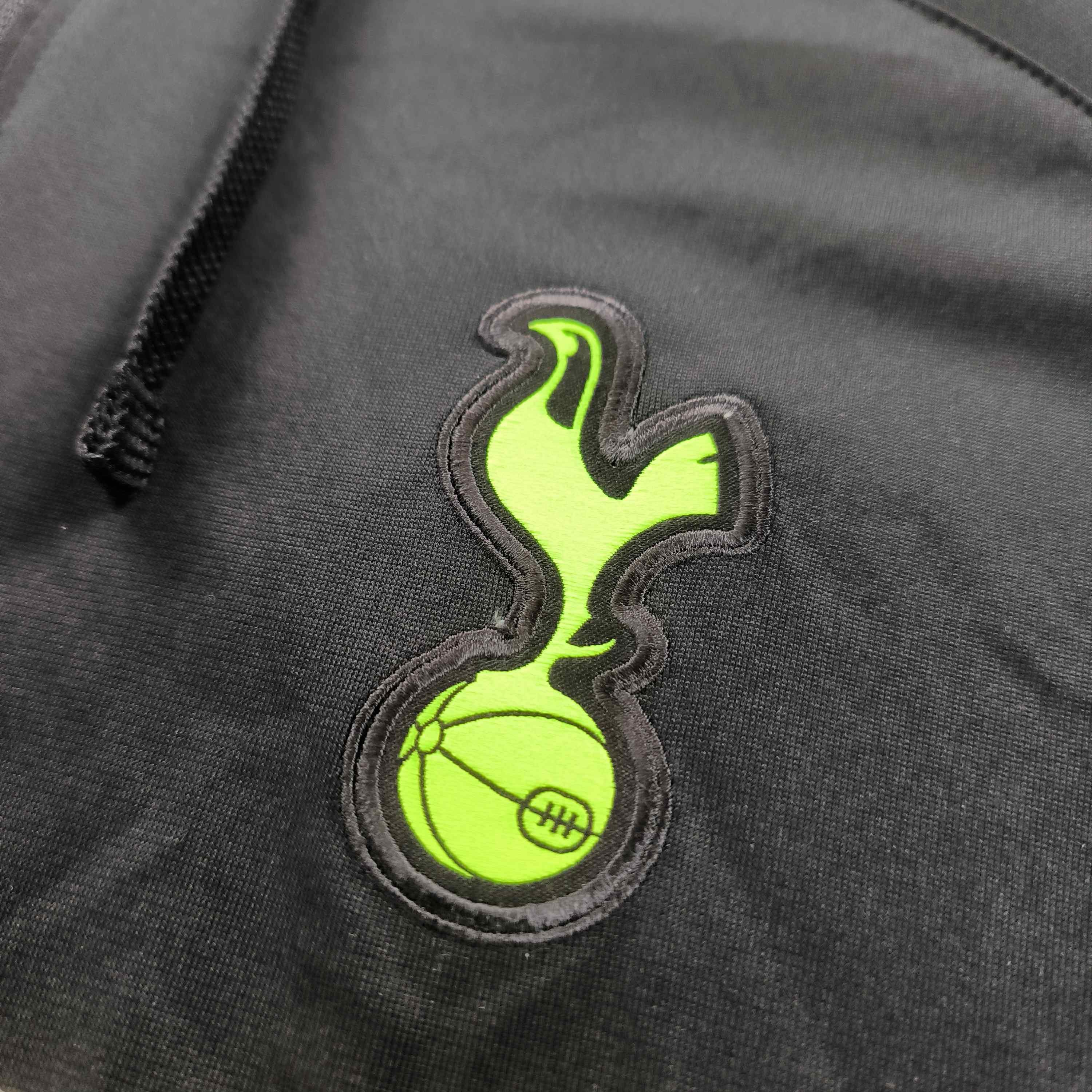 Nike Tottenham Hotspur 2022-23 Nike football track top size M Size US M / EU 48-50 / 2 - 3 Thumbnail