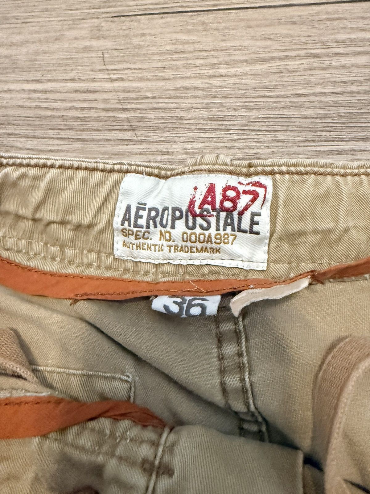 Aeropostale Y2K khaki Aeropostale cargo shorts Size US 36 / EU 52 - 6 Thumbnail