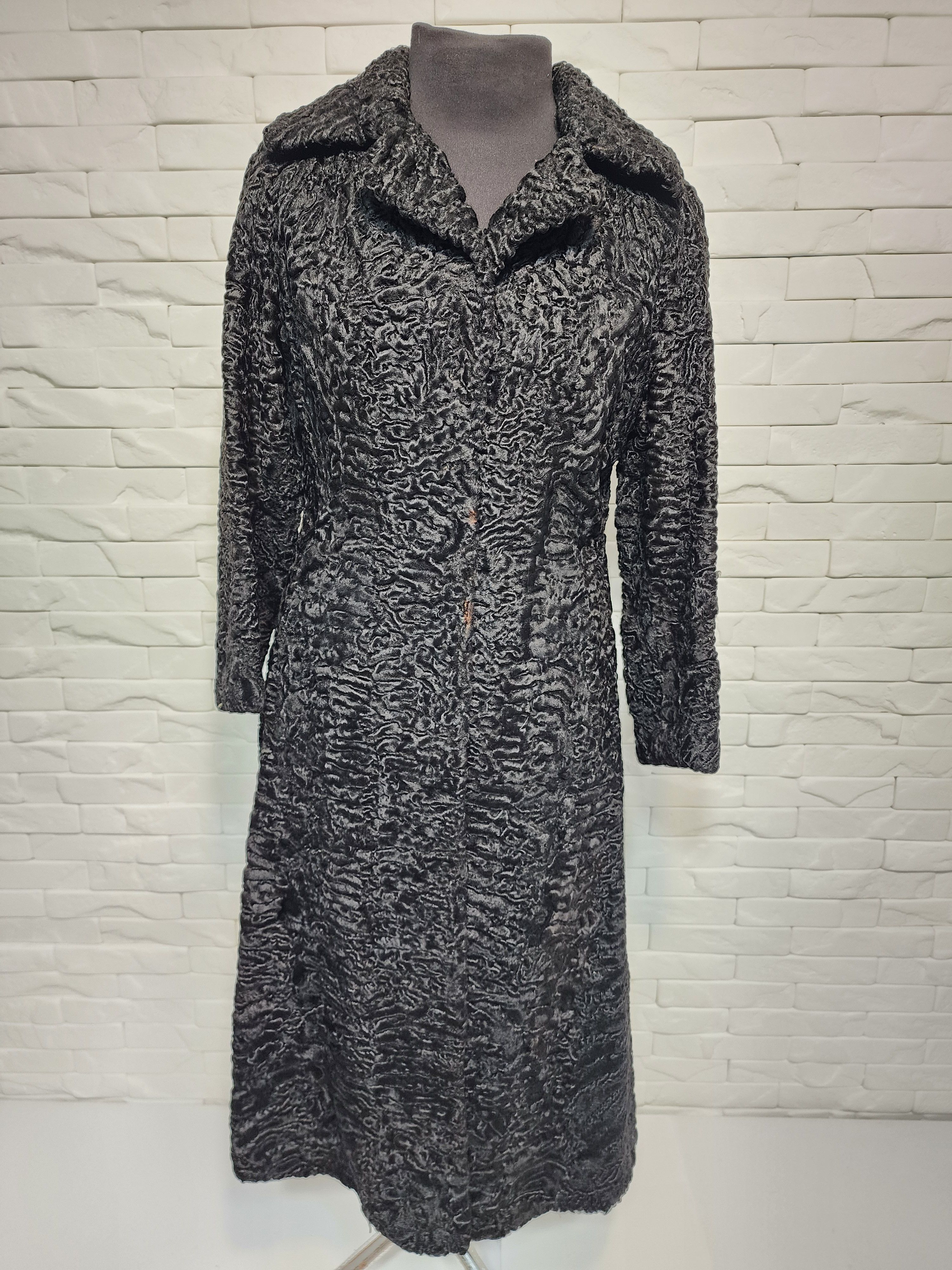 Genuine Leather Black Sheepskin Fur Coat: Women's Warm Winter Outerwear Size M / US 6-8 / IT 42-44 - 1 Thumbnail