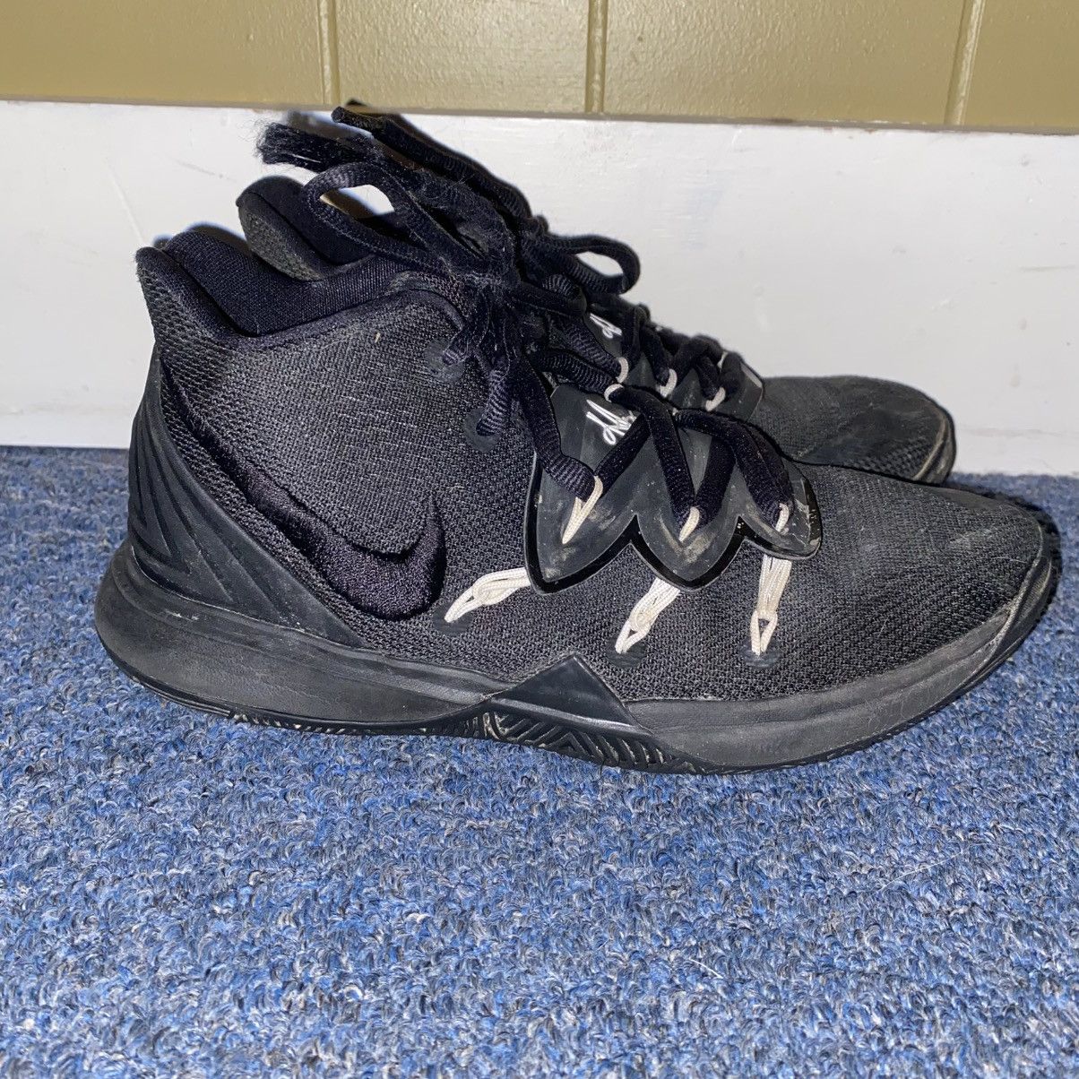 Nike Nike Kyrie Irving 6 mid top eye tie up basketball shoes Size US 6 / EU 39 - 1 Thumbnail