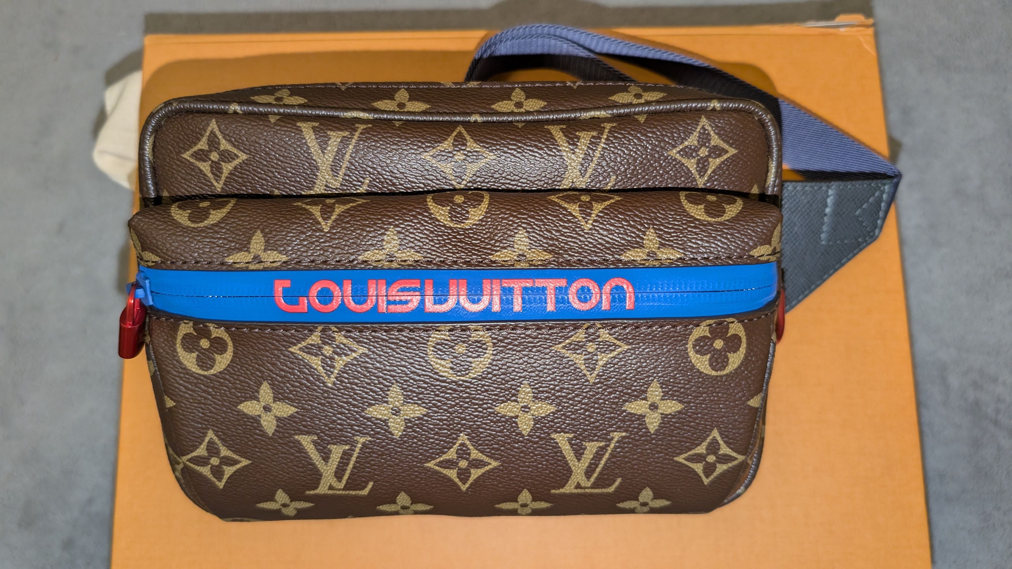 Louis Vuitton LOUIS VUITTON MONOGRAM OUTDOOR BUMBAG WAIST BAG M43828 Size ONE SIZE - 1 Thumbnail