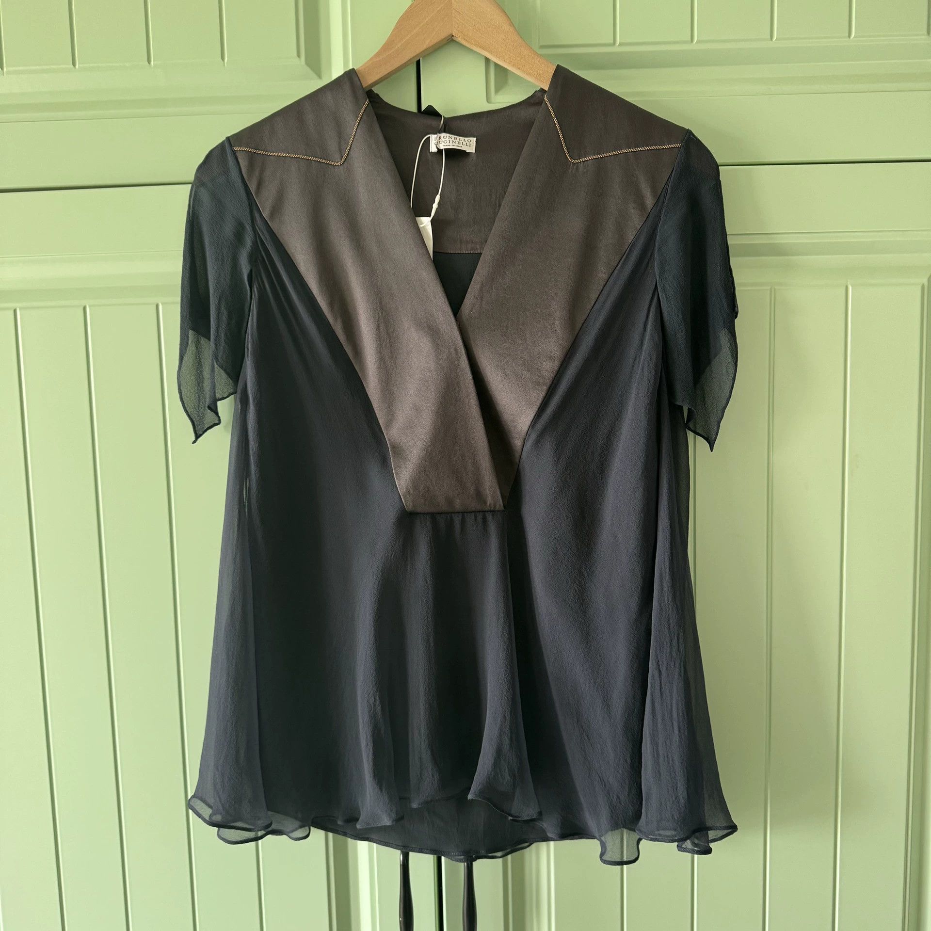 Brunello Cucinelli Brunello Cucinelli Silk V-Neck Blouse XS - dmc Size US XS / EU 42 / 0 - 1 Thumbnail