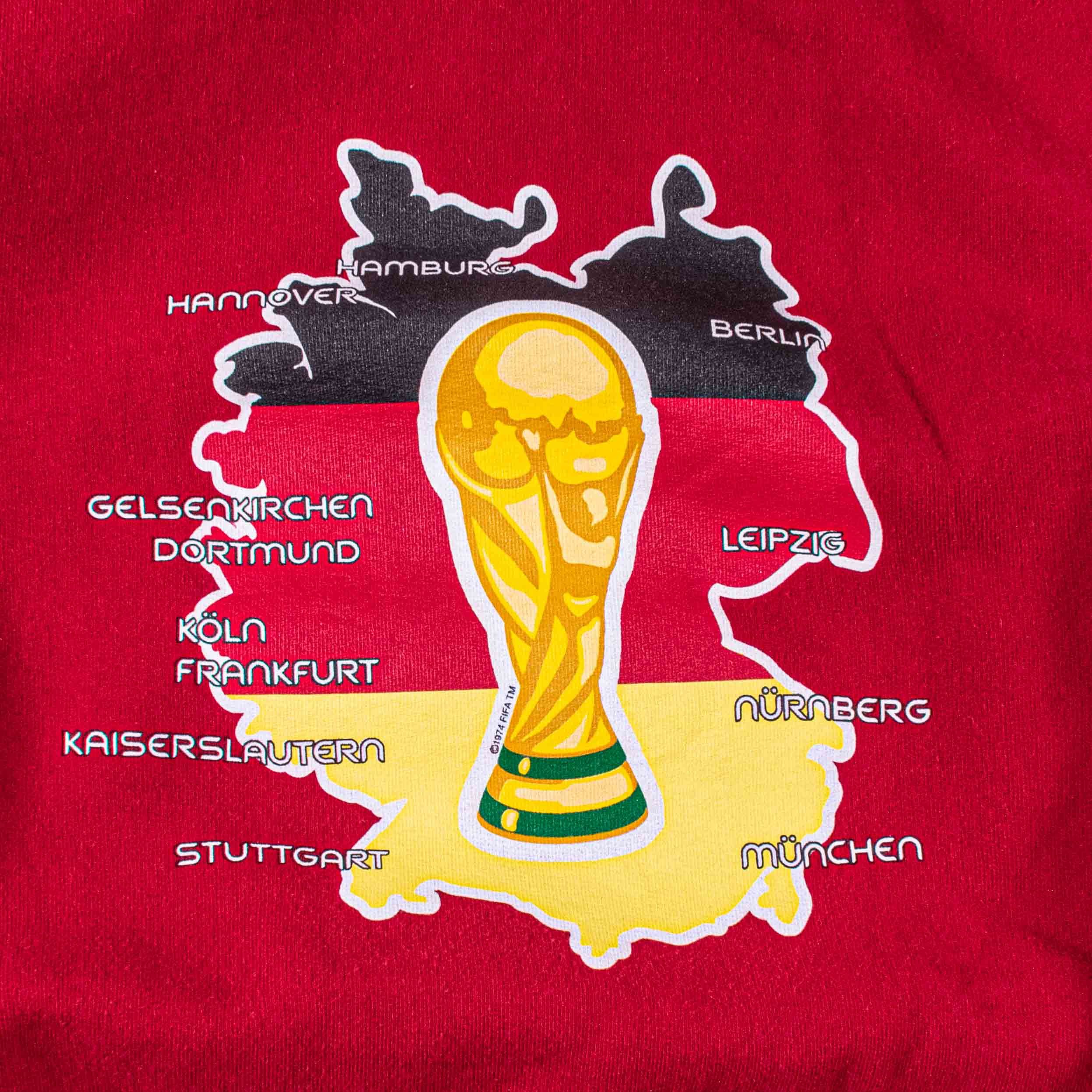 Vintage VTG 2006 FIFA World Cup Germany Sweatshirt Crewneck Soccer Size US XL / EU 56 / 4 - 5 Thumbnail