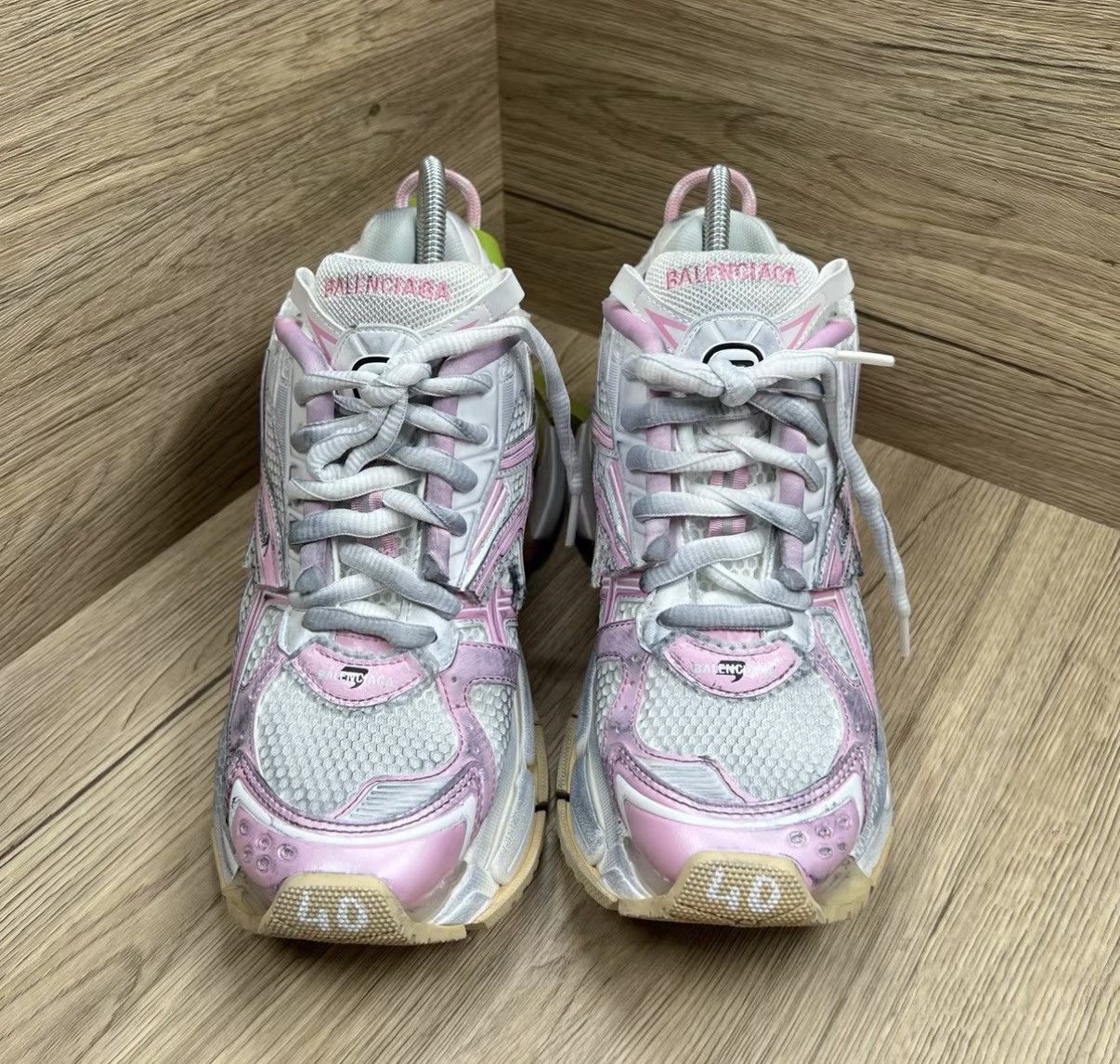 Balenciaga Balenciaga Runner Pink & White Vintage Dad Sneakers J41 Size US 10 / IT 40 - 3 Thumbnail