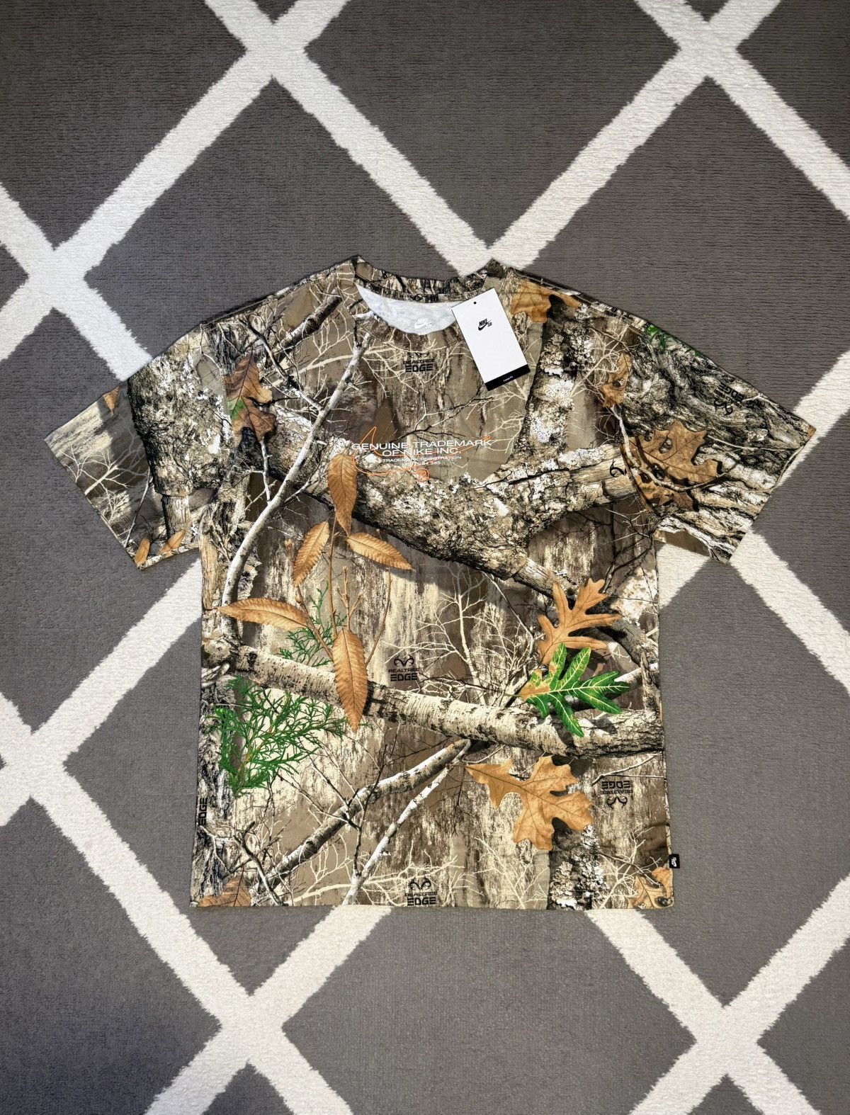 Nike Nike SB Realtree Camo All Over Print Loose Fit T-shirt Size US M / EU 48-50 / 2 - 4 Thumbnail