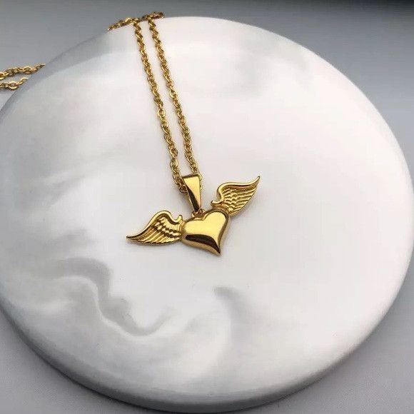 The Unbranded Brand Stainless Steel Wing Heart Women Necklace Size ONE SIZE - 1 Thumbnail