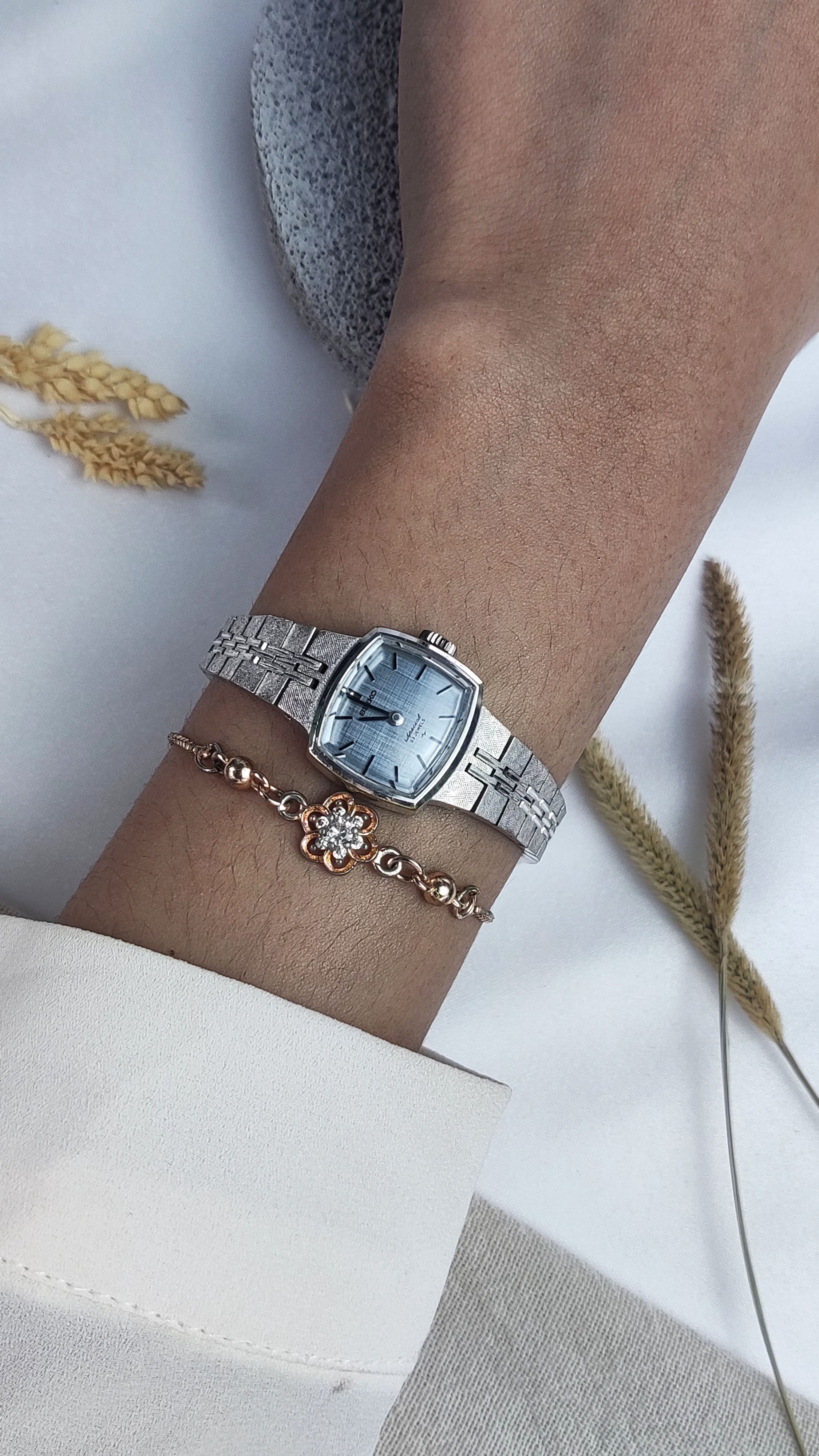 Seiko SEIKO SPECIAL WHITE GOLD PLATED LINEN DIAL LADIES ✨ Size ONE SIZE - 2 Thumbnail