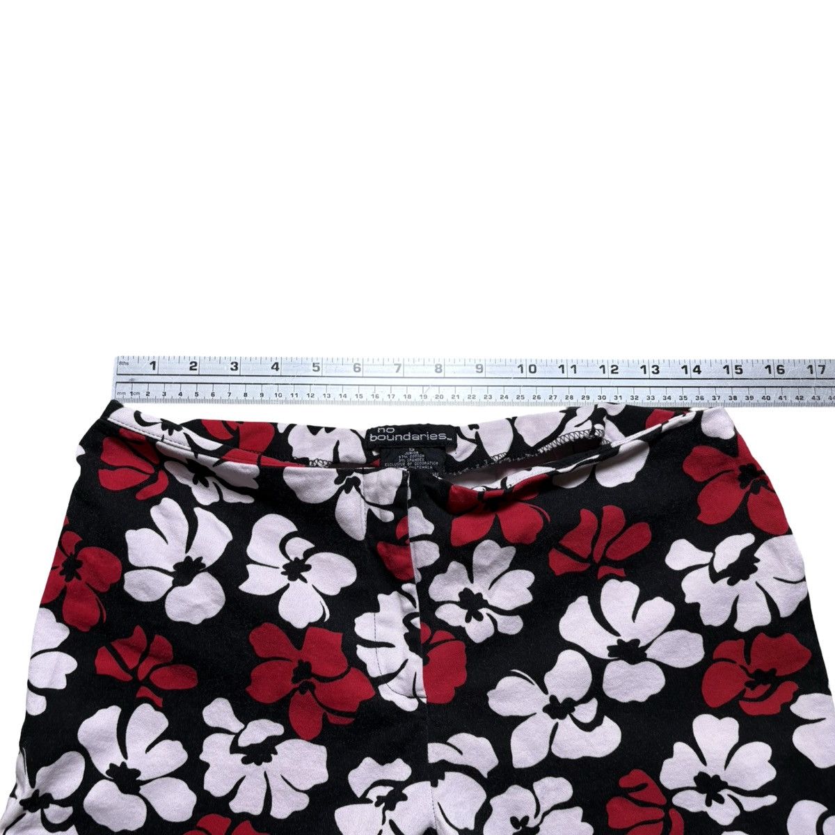 Other Vintage Y2K Hawaiian Floral Flare Pants No Boundaries 13 Size 30" / US 8 / IT 44 - 4 Thumbnail