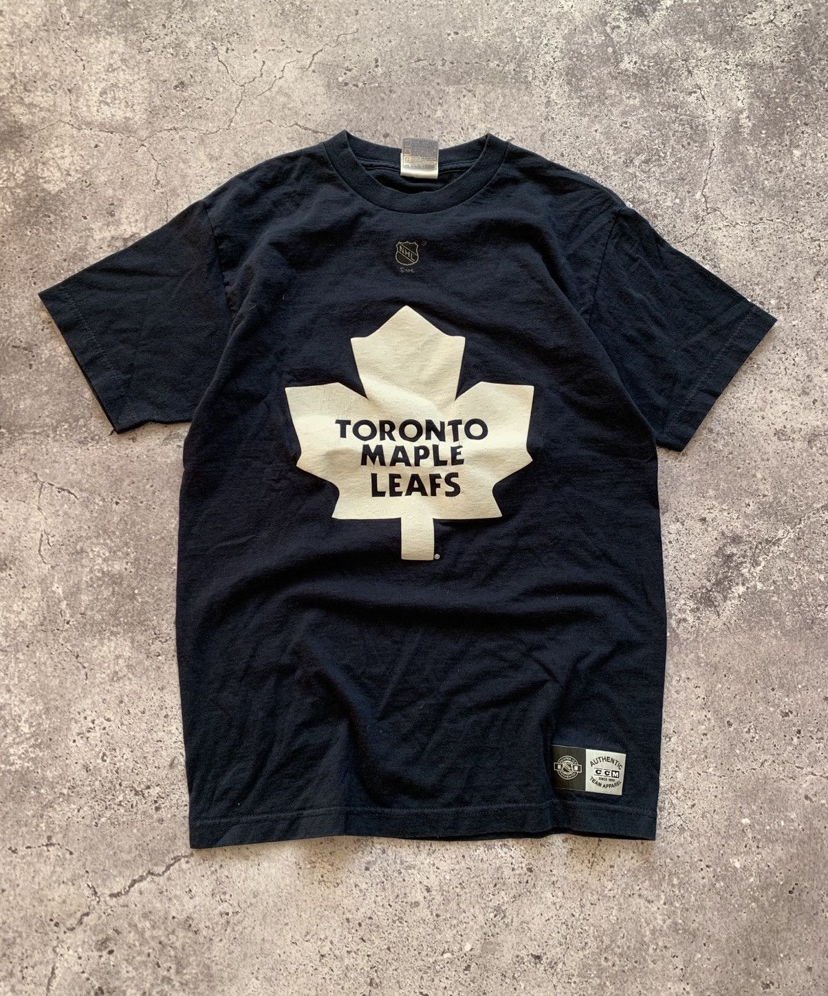 NHL 🔥VINTAGE TORONTO MAPLE LEAFS 00’s CCM NHL T-Shirt Size US M / EU 48-50 / 2 - 1 Thumbnail