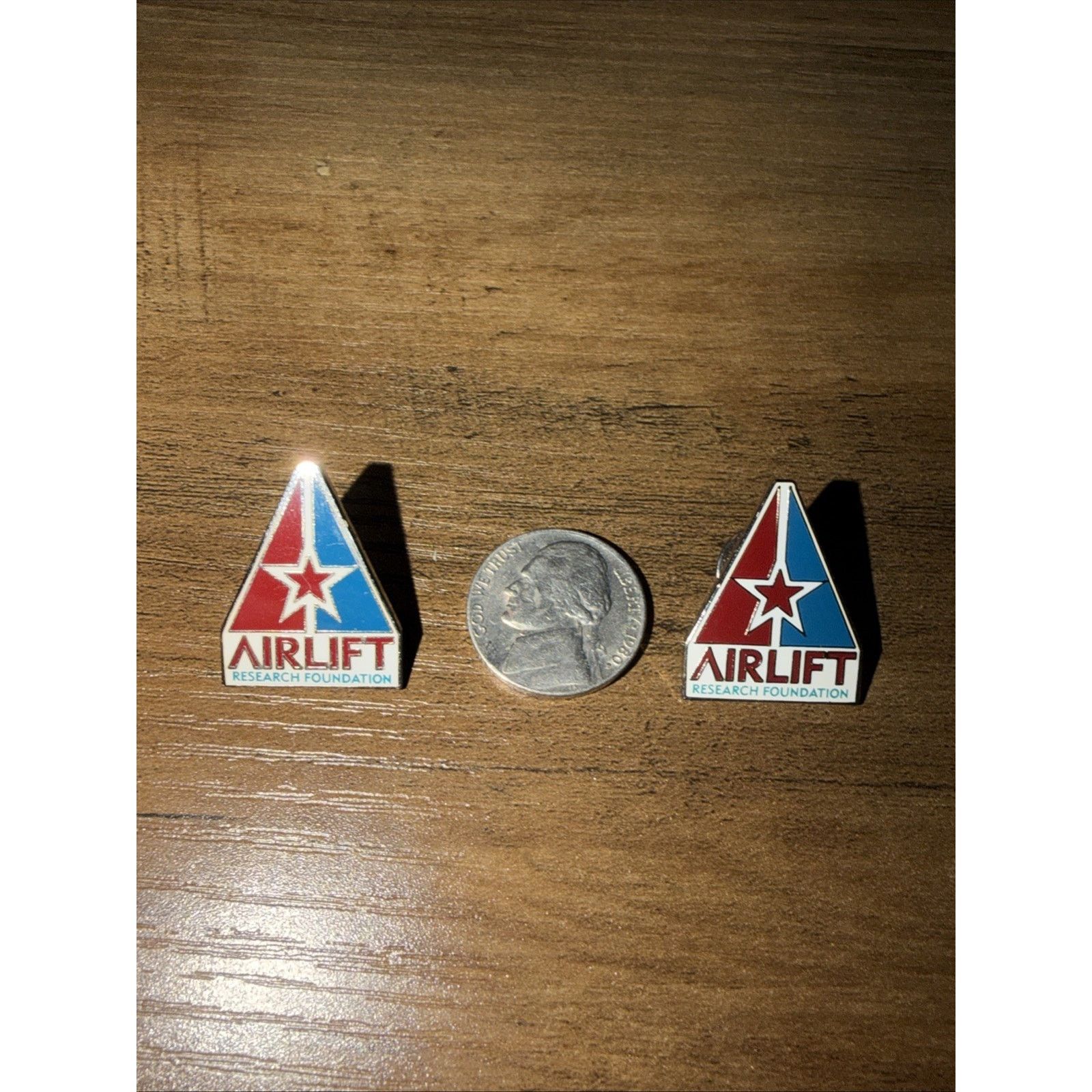 The Unbranded Brand Airlift Research Foundation Lapel Pin United States Vintage Size ONE SIZE - 1 Thumbnail