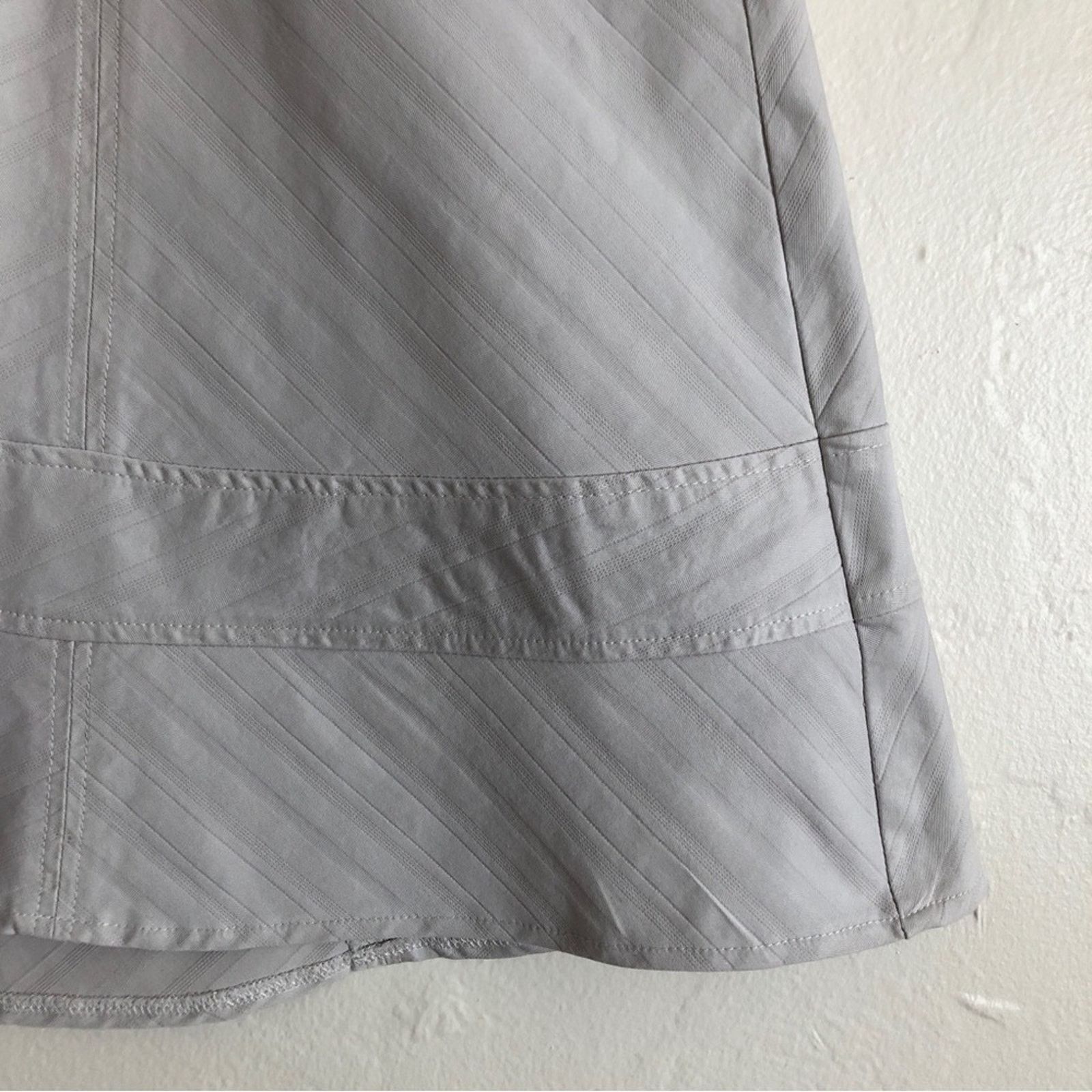 NEXT Next UK Light Gray White Geometric Button A-Line Midi Skirt Size 30" / US 8 / IT 44 - 2 Thumbnail