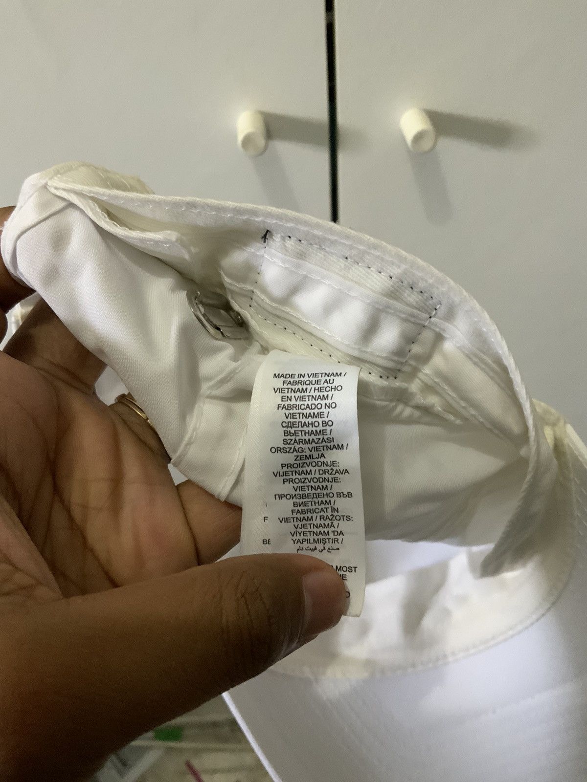 Nike Nike Small Swoosh Logo White Hat Size ONE SIZE - 13 Thumbnail