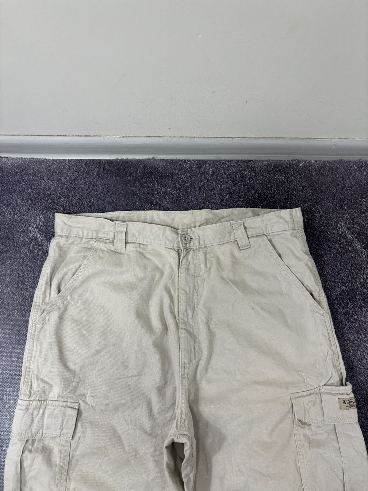 Vintage Vintage Wrangler Y2K American Beige Hype Baggy Cargo Shorts Size US 38 / EU 54 - 11 Thumbnail