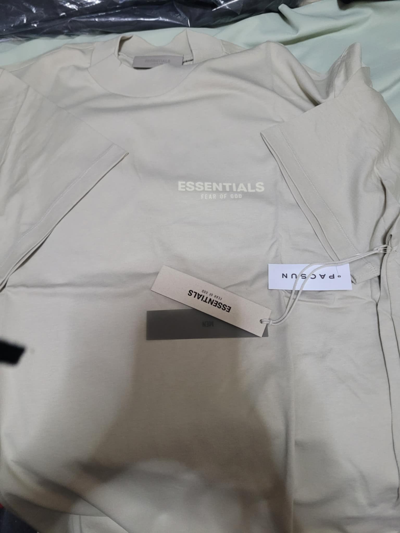 Fear of God sz L Fear of God Essentials T-shirt wheat SS22 Size US L / EU 52-54 / 3 - 5 Thumbnail