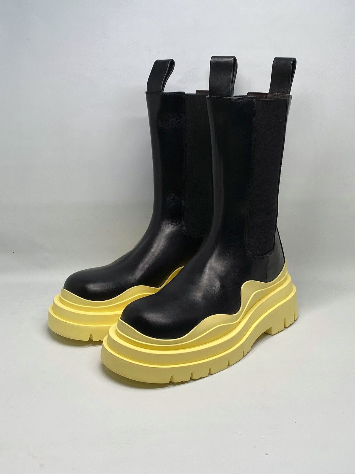 Bottega Veneta Bottega Veneta Leather Tire Chelsea Boots size 37 Size US 7 / IT 37 - 4 Thumbnail