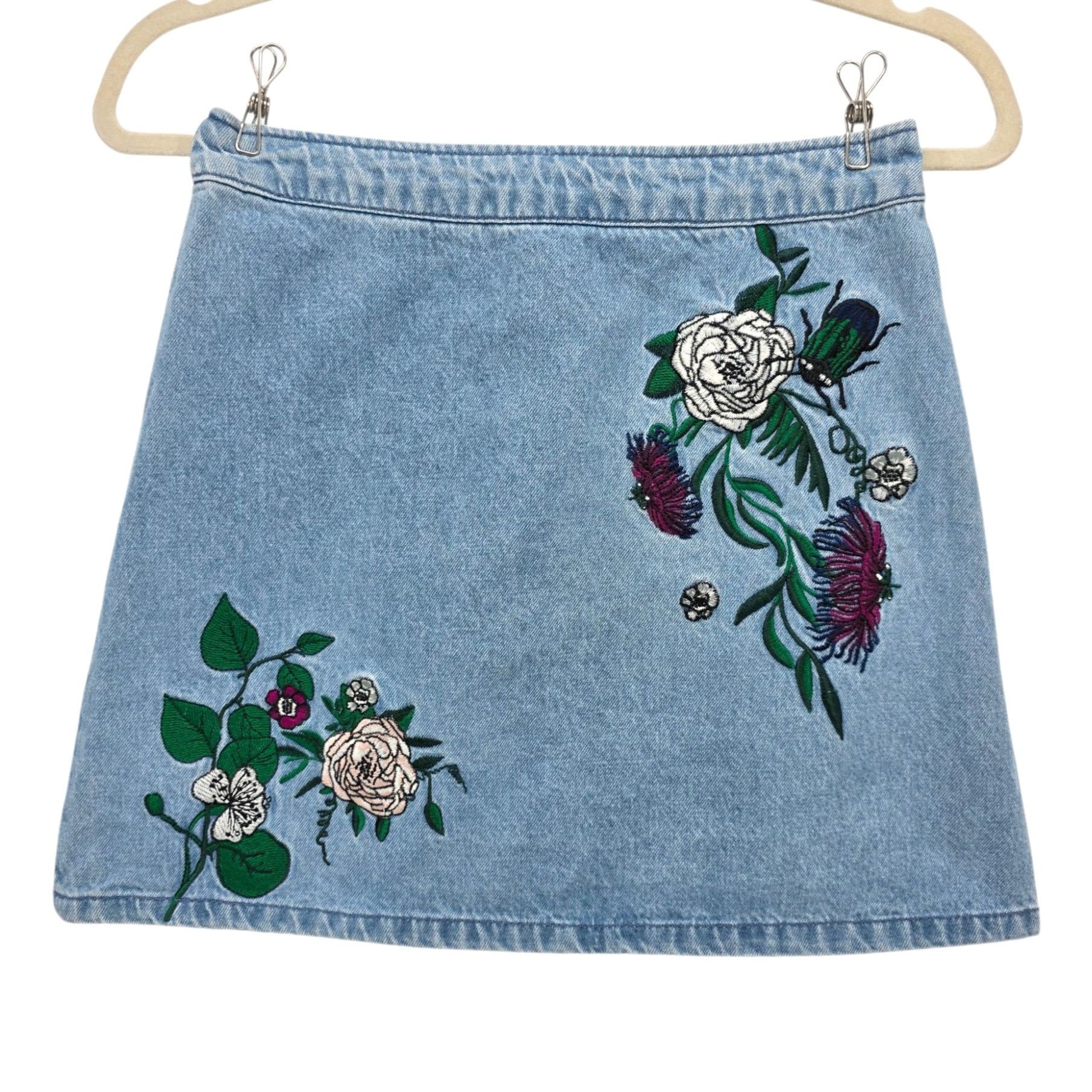 H&M H&M X Coachella Womens 4 Skirt Mini Embroidered Floral Denim Size 27" / US 4 / IT 40 - 7 Thumbnail