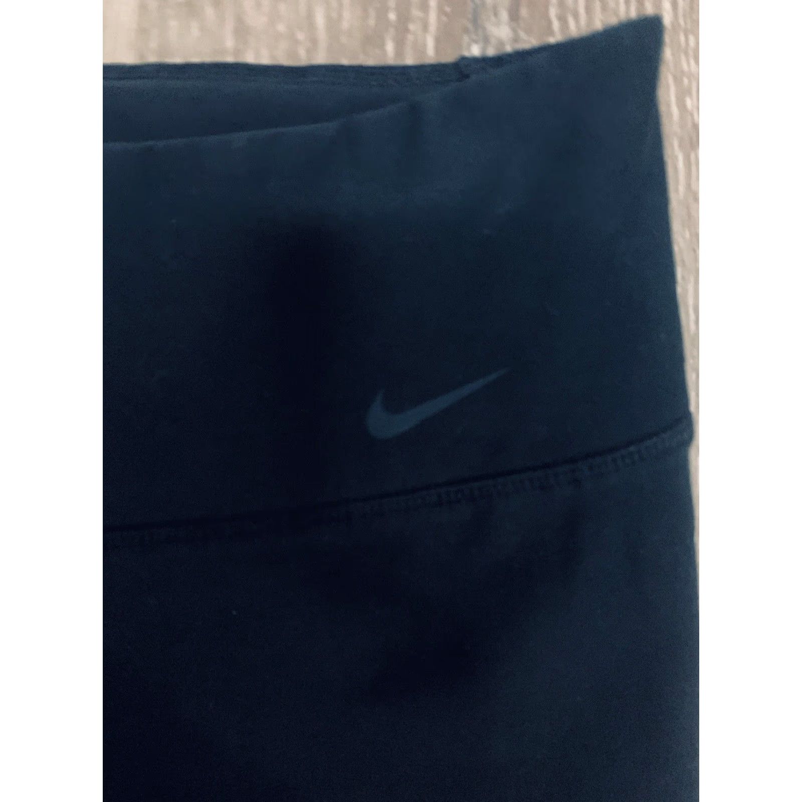 Nike VINTAGE Nike Leggings Women's M Black Legend 2.0 Tight-Fit Training 548510-010 Size 32" / US 10 / IT 46 - 2 Thumbnail