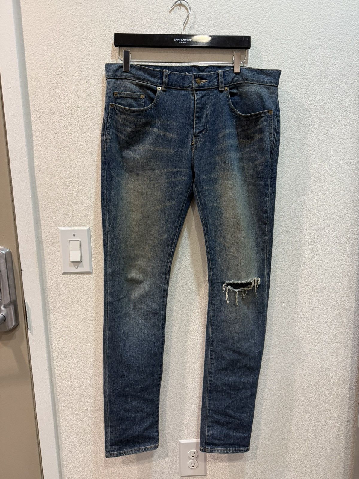 Saint Laurent Paris Medium Wash Knee Blow Out D02 Denim Jeans 32 Size US 36 / EU 52 - 1 Thumbnail