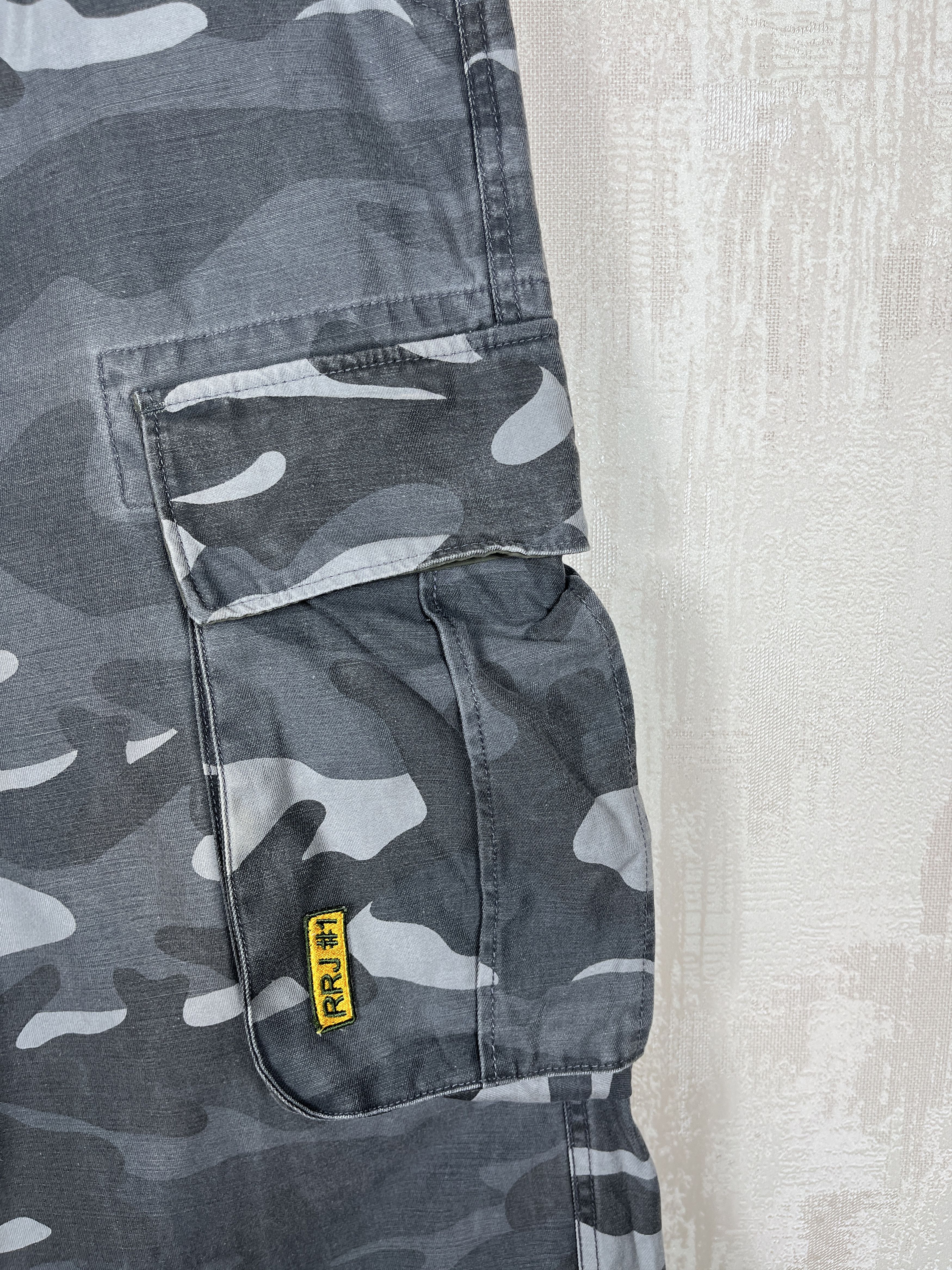 Vintage Vintage RRJ Outfitters Camouflage Camo Cargo Pants Size US 34 / EU 50 - 7 Thumbnail