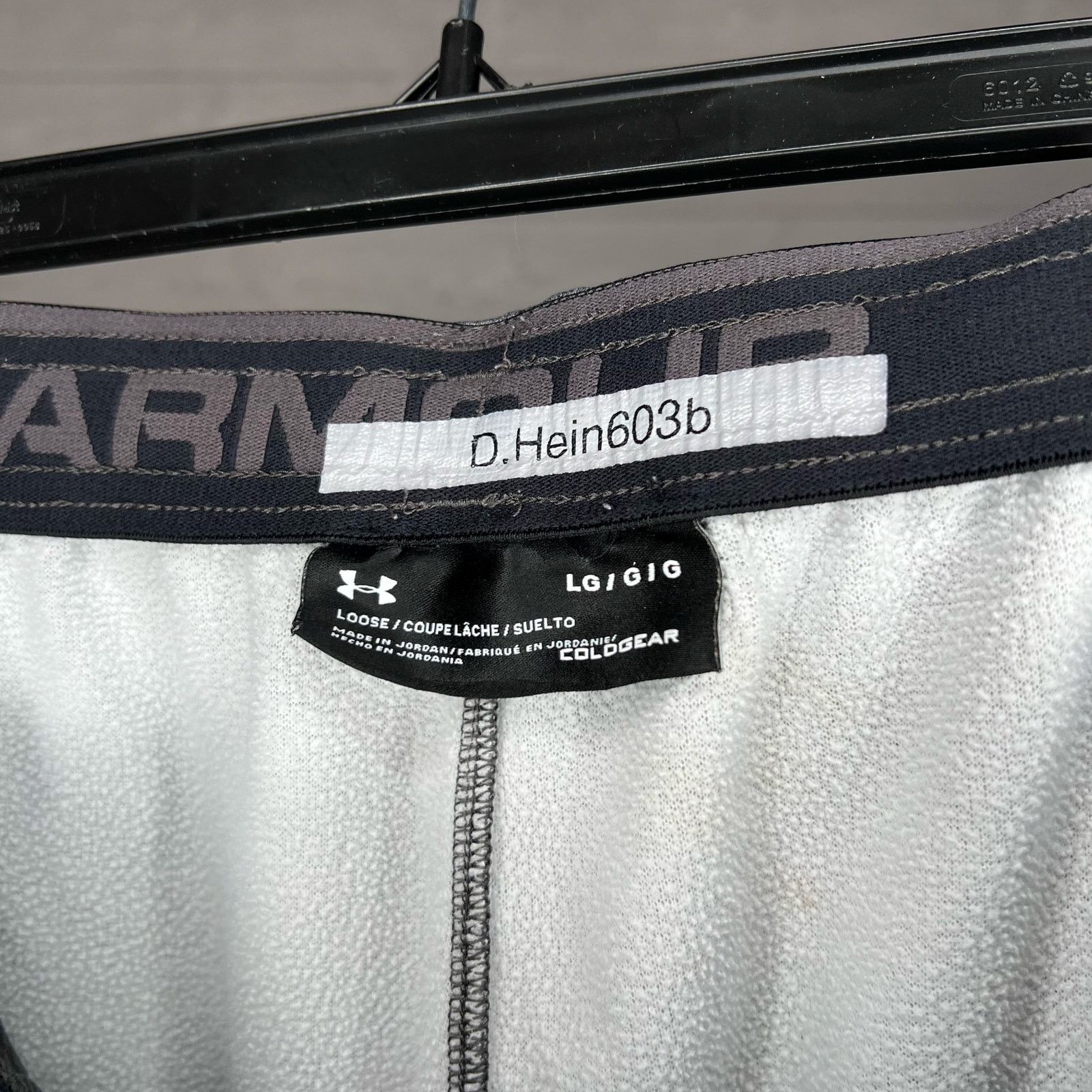 Under Armour Under Armour men’s gray Loose Coldgear joggers size Large Size US 30 / EU 46 - 4 Thumbnail