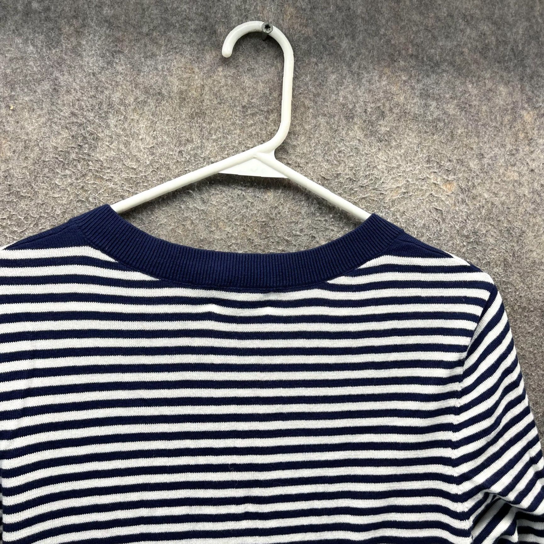 Vineyard Vines Vineyard Vines Sweater Women L Blue Striped V-Neck Knit Pullover Size L / US 10 / IT 46 - 3 Thumbnail