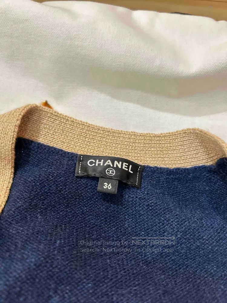 Chanel Chanel Blue and gold buckled v-neck cardigan coat Size XS / US 0-2 / IT 36-38 - 4 Thumbnail