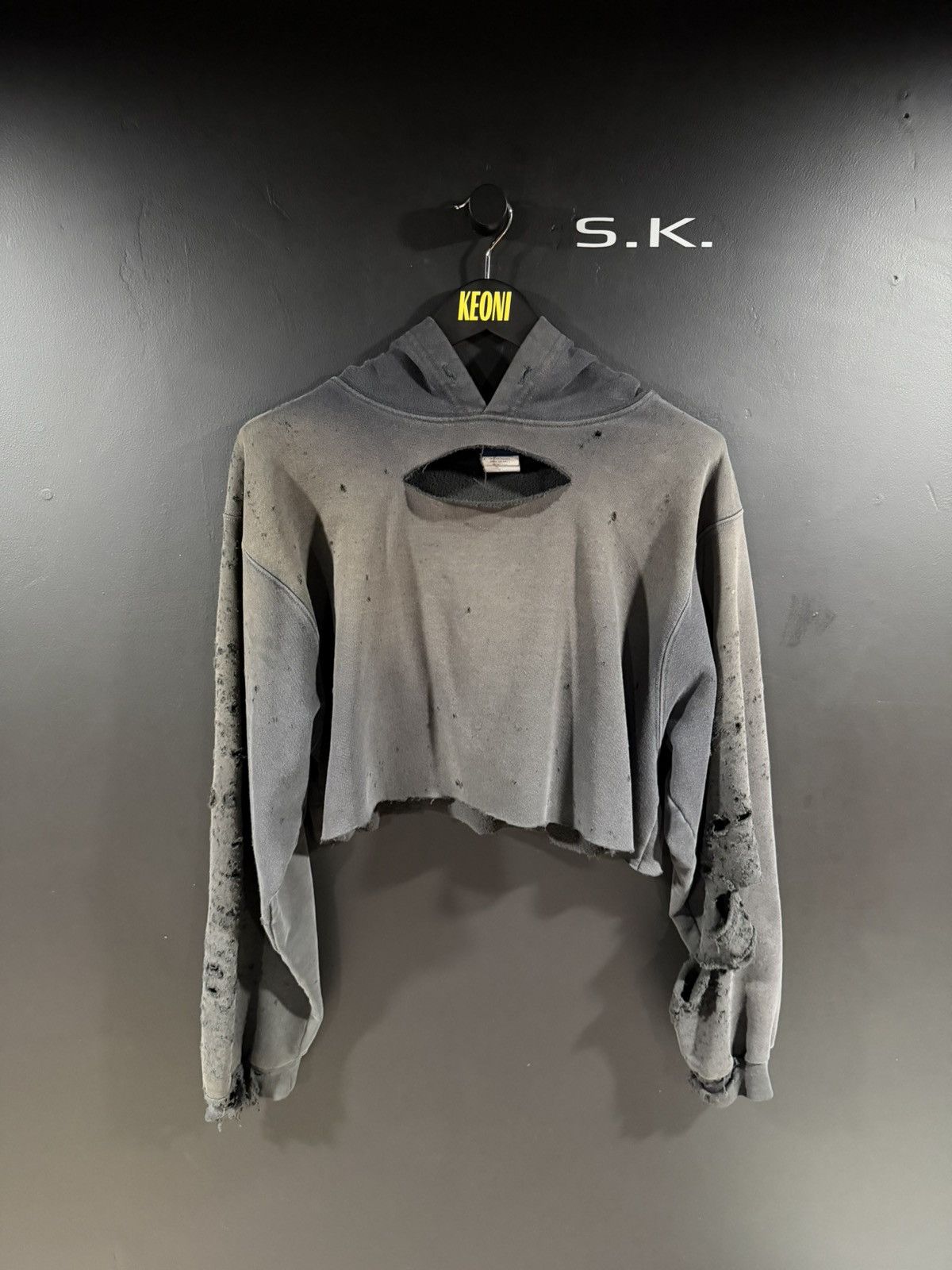Vintage 2010s Vintage FR Sun Faded Thrashed Cropped Grunge Hoodie XL Size US XL / EU 56 / 4 - 1 Thumbnail