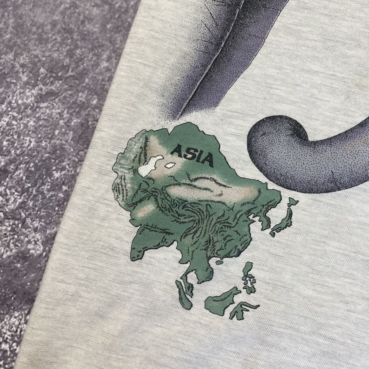 Vintage Vintage Harlequin Nature Elephant 1992 Graphic made in USA Size US XL / EU 56 / 4 - 5 Thumbnail