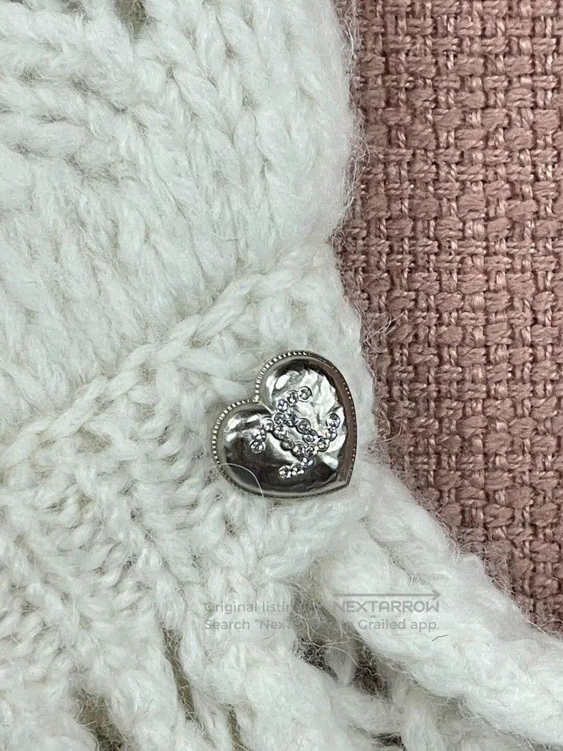 Chanel Chanel White heart button shawl sweater Size XXS / US 00 / IT 34 - 3 Thumbnail