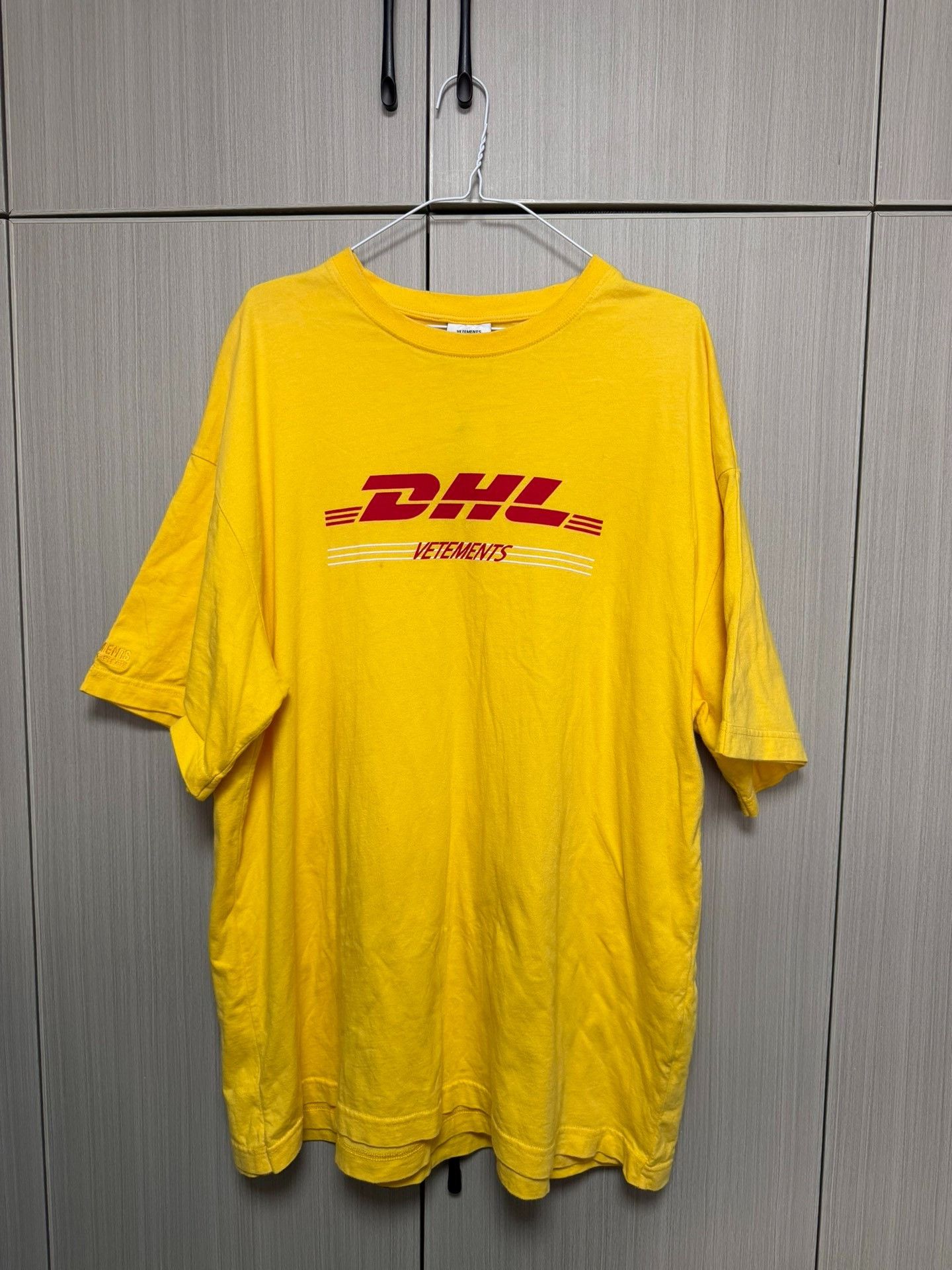 Vetements Vetements Yellow T-Shirt S Men Size US S / EU 44-46 / 1 - 1 Thumbnail