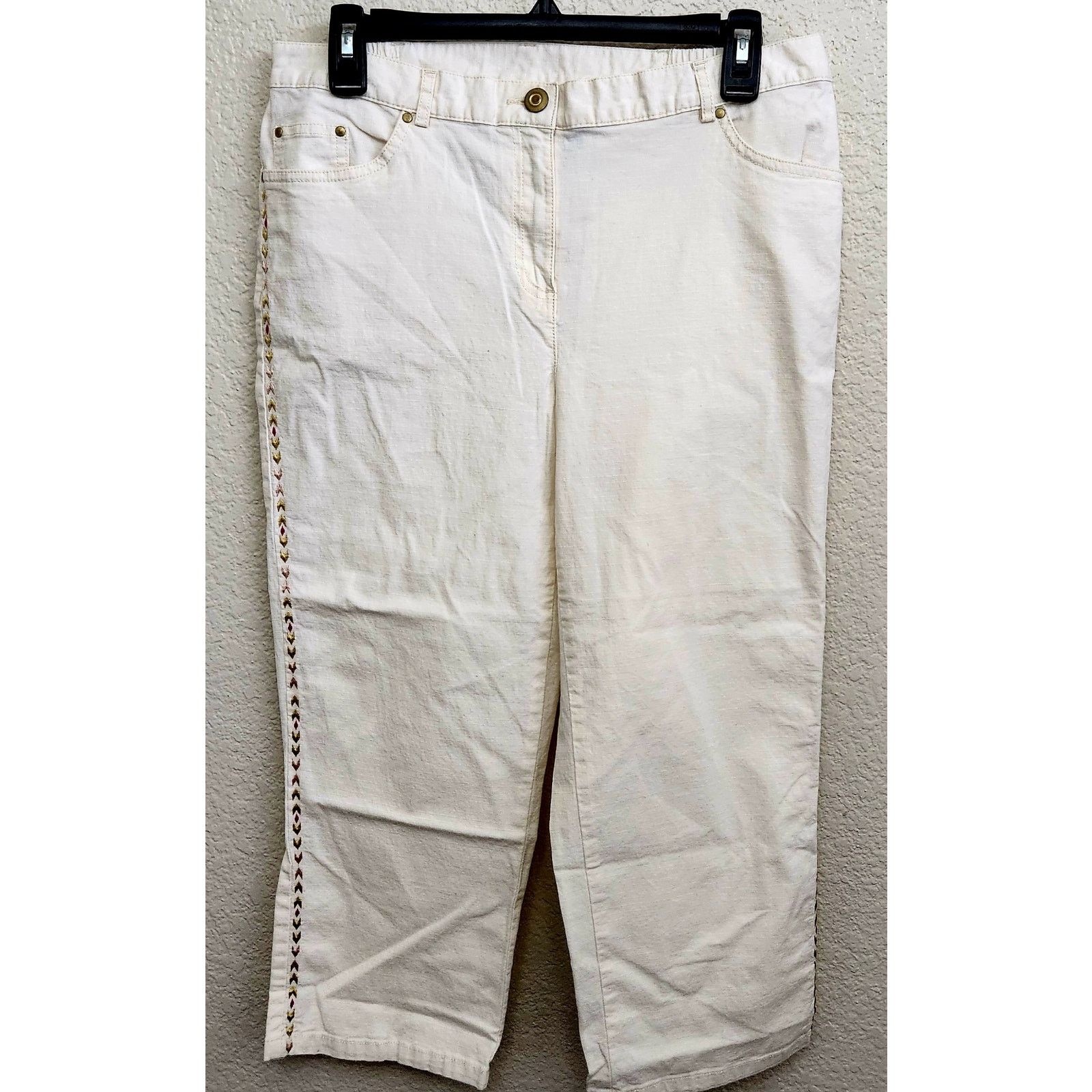 Other Ruby Rd. Cream Embroidered Side Seams Cropped Pants 8 Size 30" / US 8 / IT 44 - 1 Thumbnail