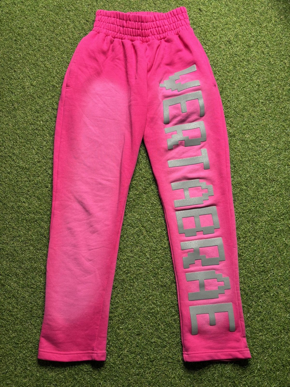 Vertabrae Vertabrae washed pink big logo sweatpants Size US 33 - 1 Thumbnail