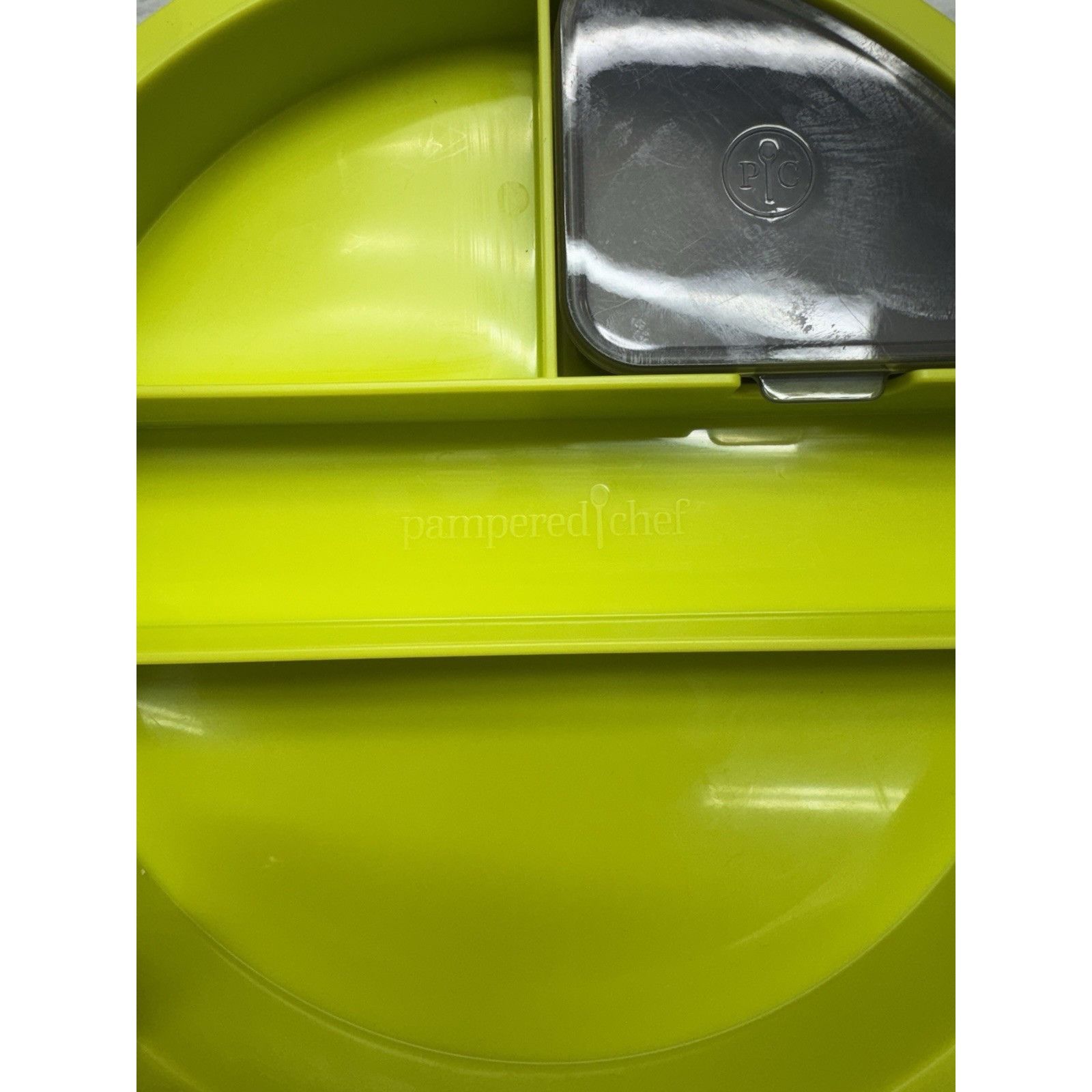 Other PAMPERED CHEF Salad Cutting Bowl Item #100086 Retired Disco Size ONE SIZE - 13 Thumbnail