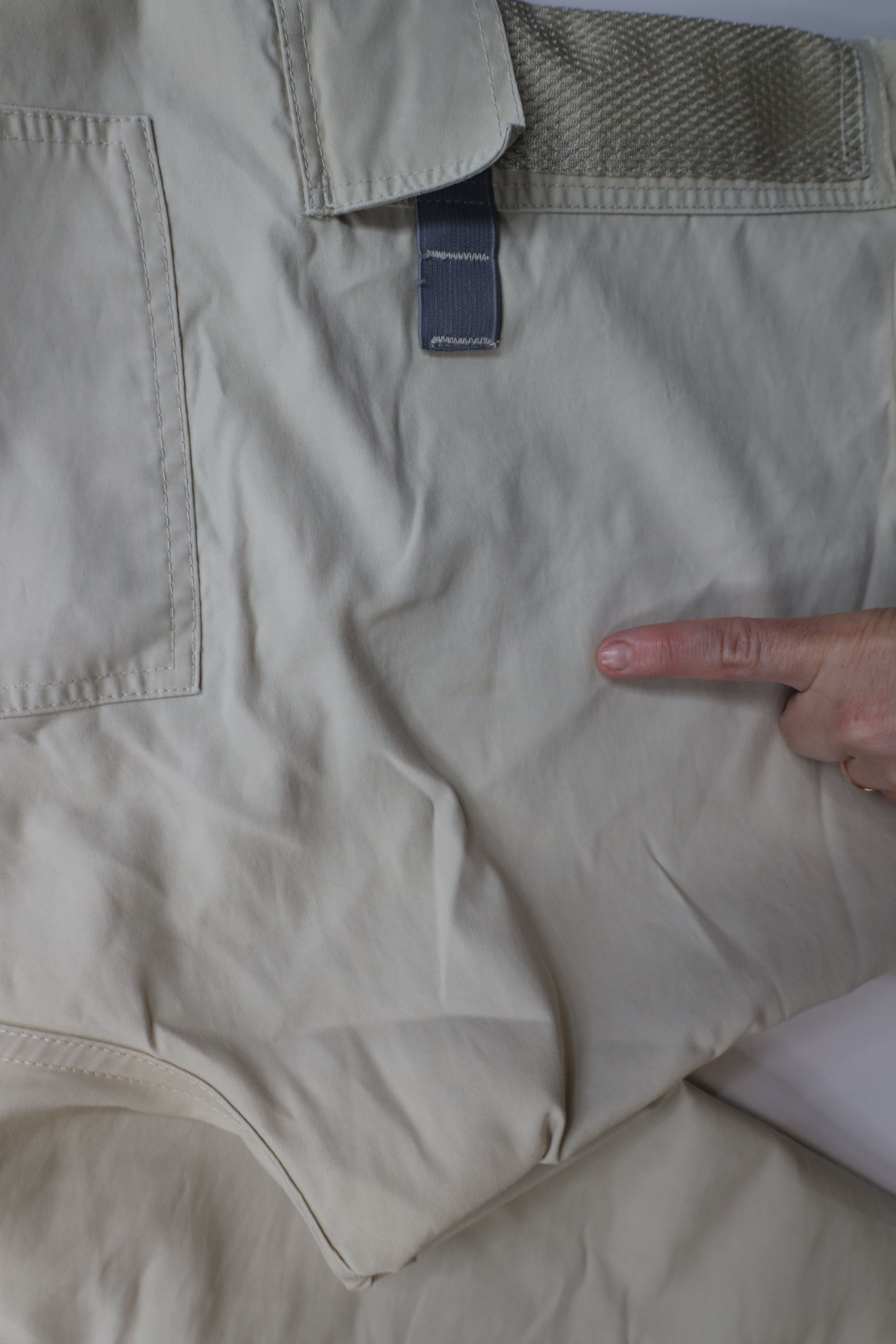 Levi's × Vintage Vintage 90s Levis SilverTab Loose Fit Cargo Shorts Beige Size US 36 / EU 52 - 14 Thumbnail