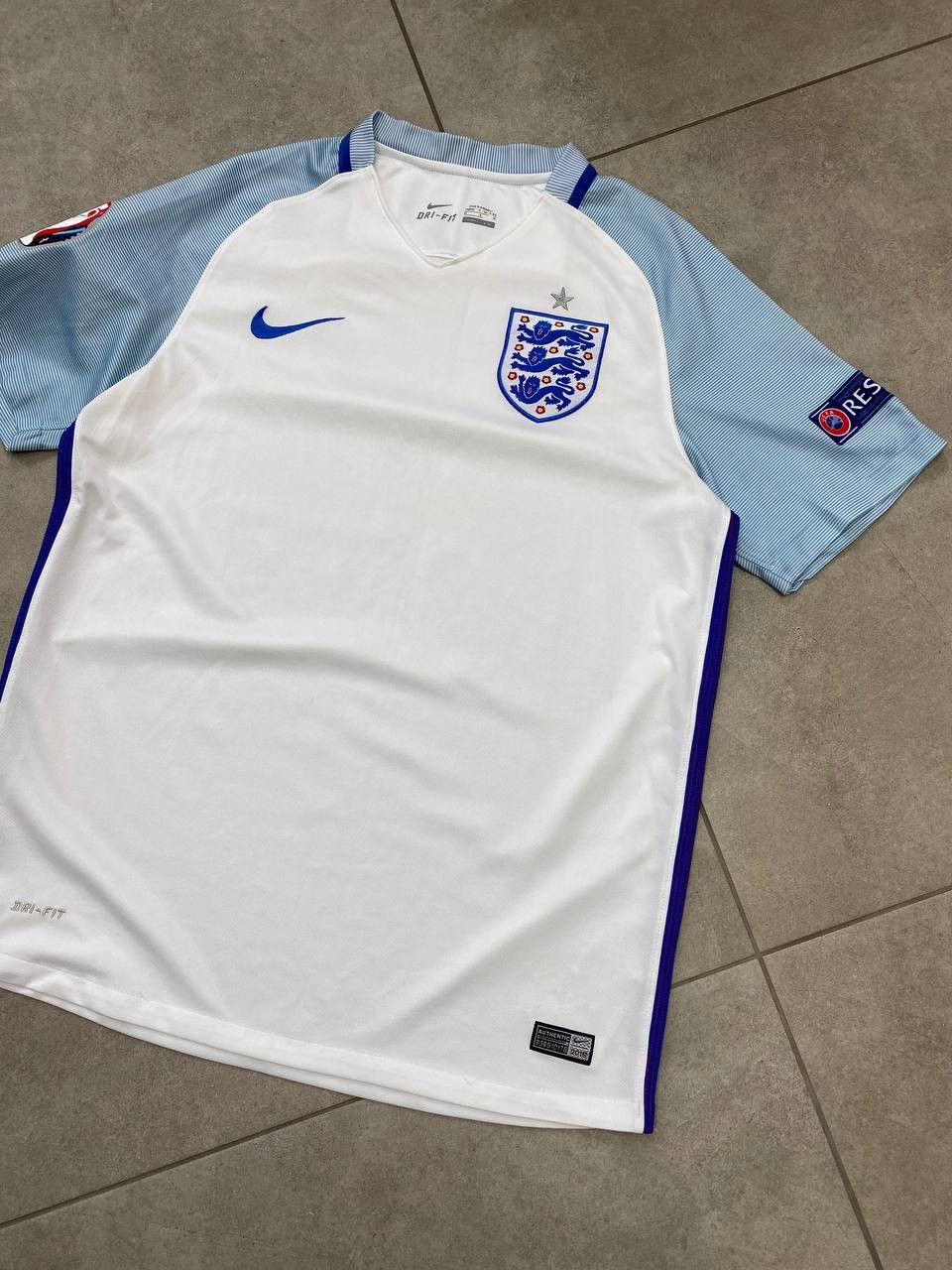 Nike Nike England National Team EURO 2016 Home Football Jersey Size US M / EU 48-50 / 2 - 4 Thumbnail