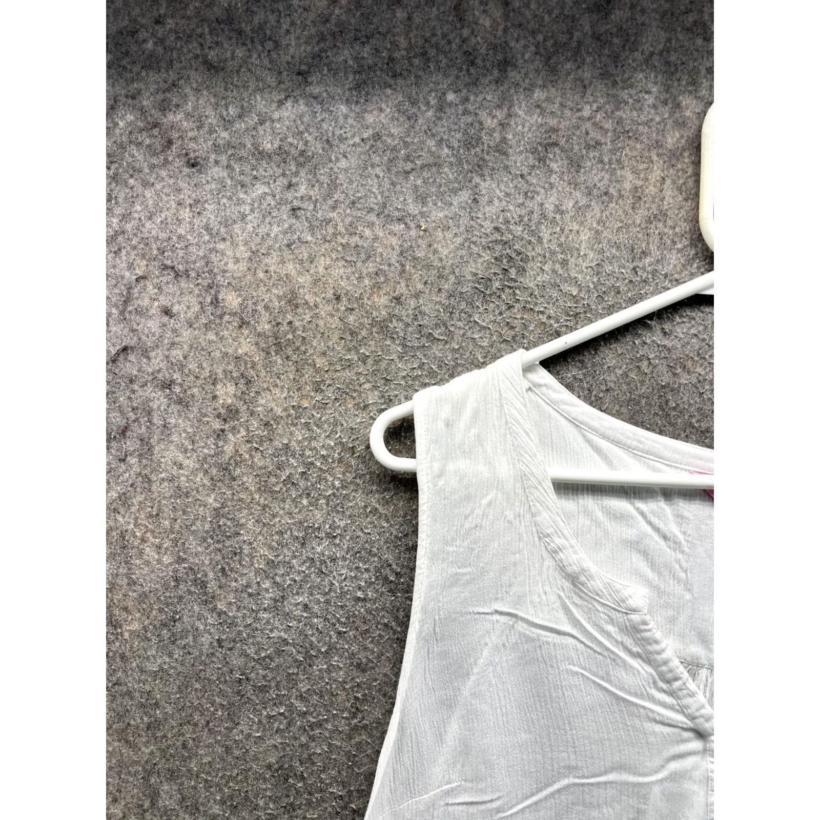 Lilly Pulitzer VINTAGE Lilly Pulitzer Tank Top Womens M White Henley Sleeveless Woven Lightweight Size M / US 6-8 / IT 42-44 - 6 Thumbnail