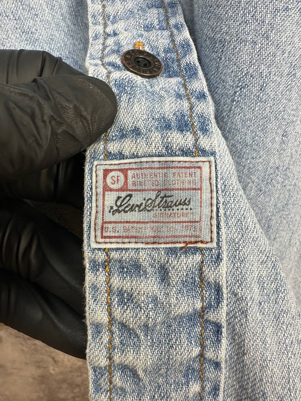 Levi's Vintage Clothing Levi’s Signature Denim Shirt Light Wash Cotton Short Sleeve Size US M / EU 48-50 / 2 - 8 Thumbnail