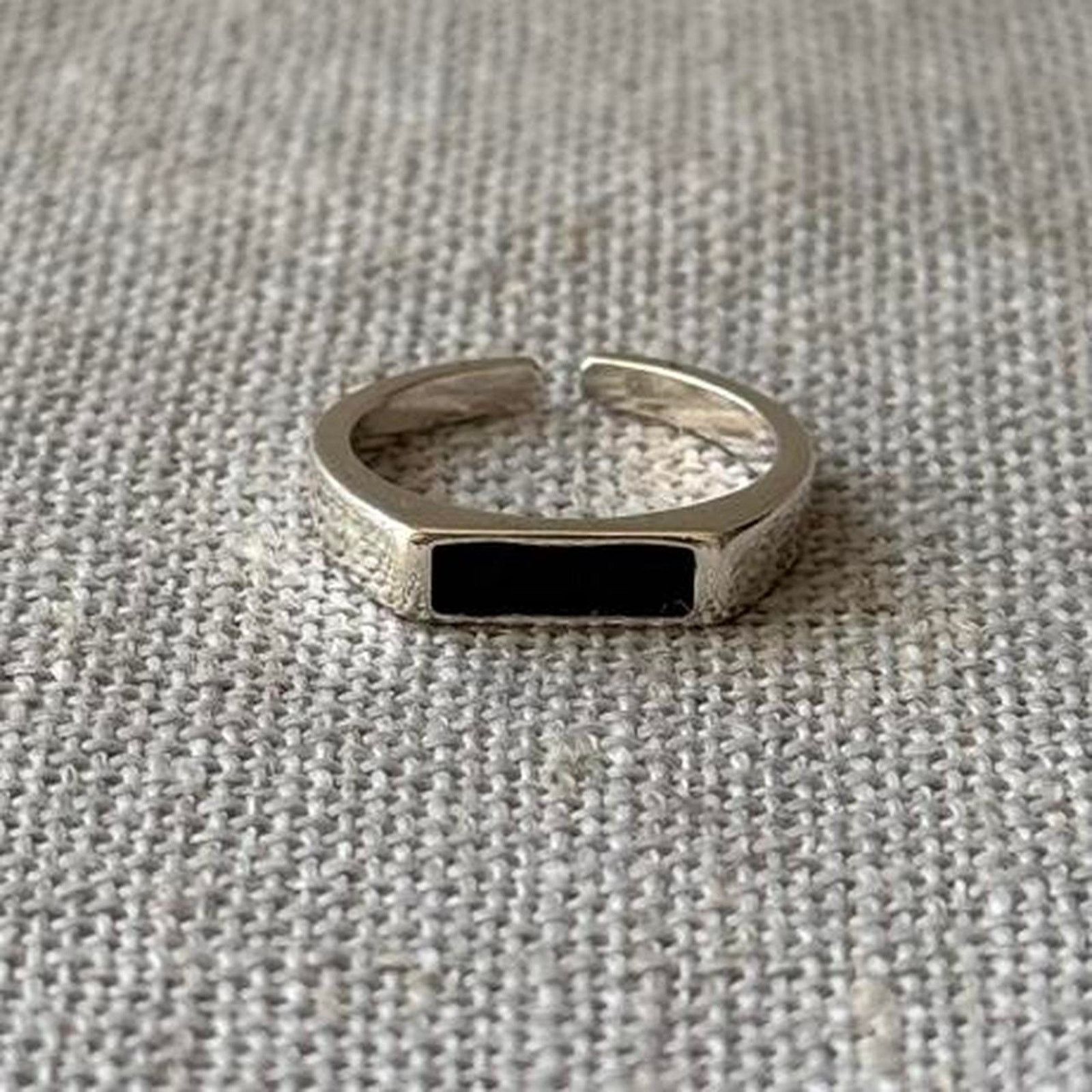 Other Silver signet vintage style ring Size ONE SIZE - 1 Thumbnail