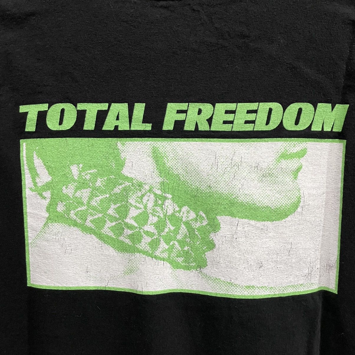 Pleasures PLEASURES T-Shirt - “Total Freedom” Size L / US 10 / IT 46 - 9 Thumbnail