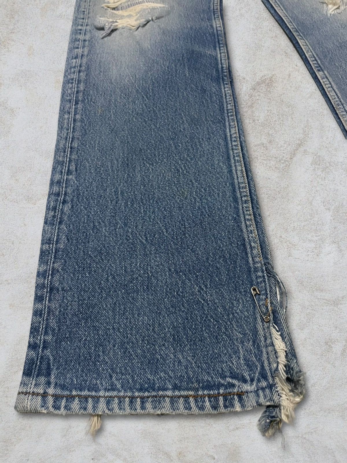 Levi's Vintage Clothing Vintage Levi’s 501 Distressed Washed ButtonFly Straight Jean Size US 31 - 4 Thumbnail