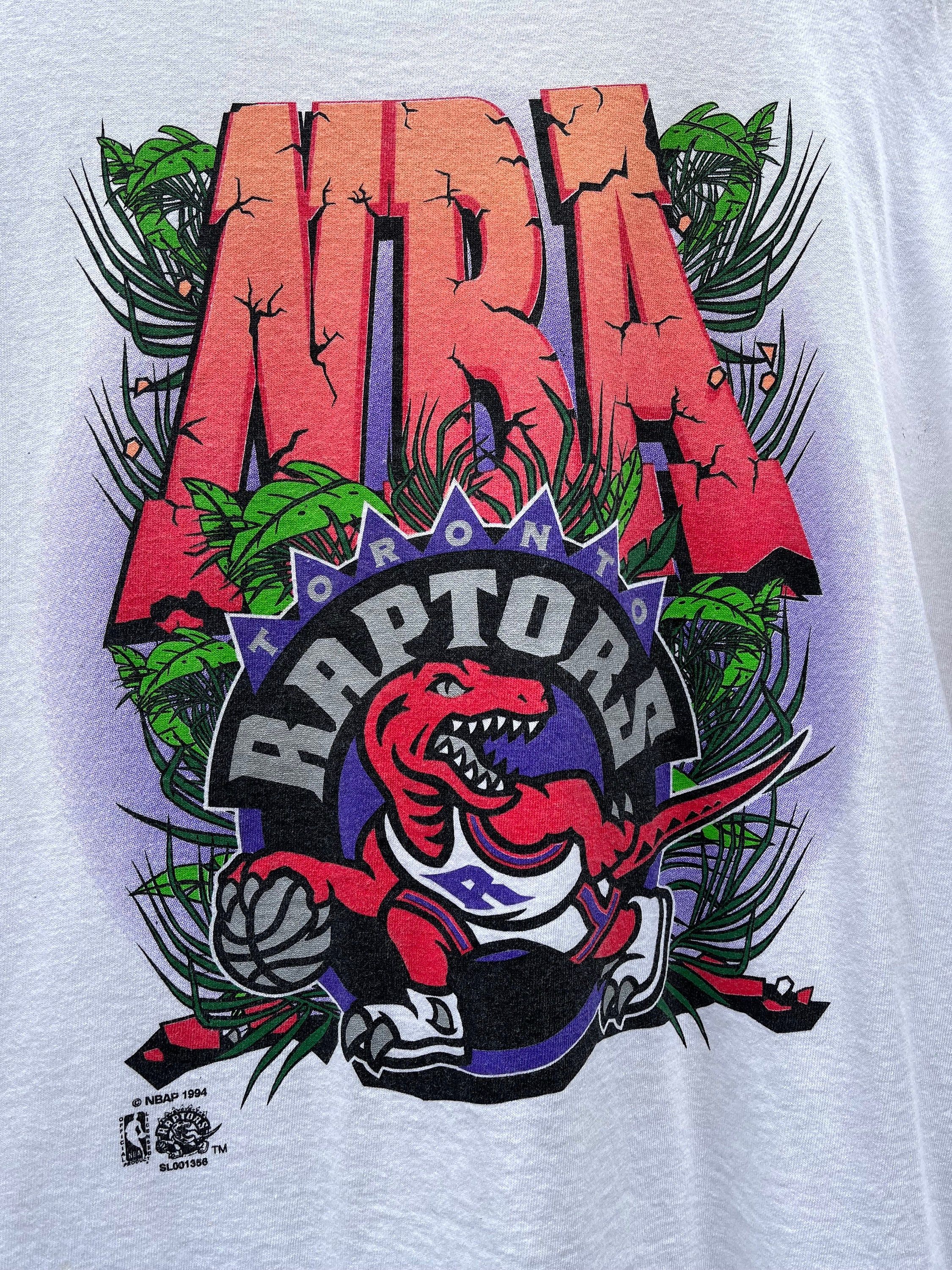 Vintage Vintage Toronto Raptors 1994 Inagural Season T-shirt Size US L / EU 52-54 / 3 - 3 Thumbnail