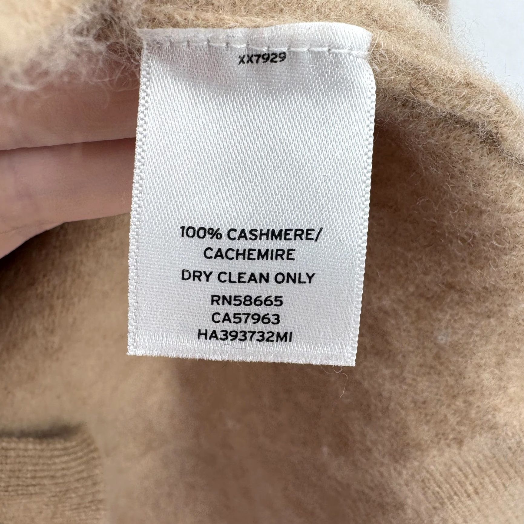 Vintage Halogen Sweater Womens Small Beige 100% Cashmere V-Neck Knit Pullover Cozy Knitwear Casual Womens Size S / US 4 / IT 40 - 5 Thumbnail