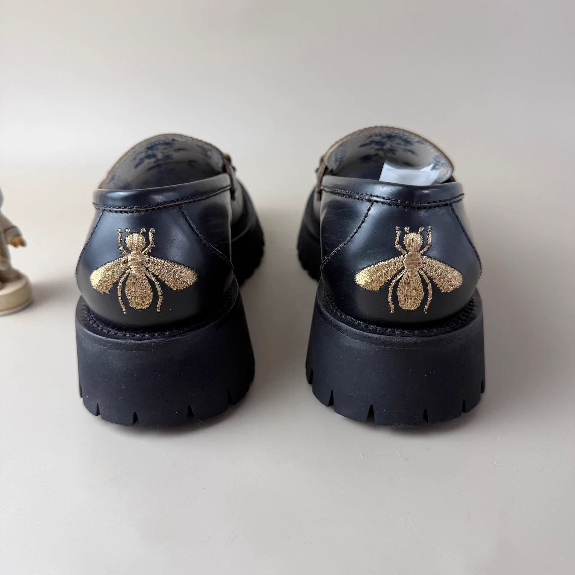Gucci Gucci Horsebit Bee Embroidery Loafer 37 EU Mint Size US 6 / IT 36 - 3 Thumbnail