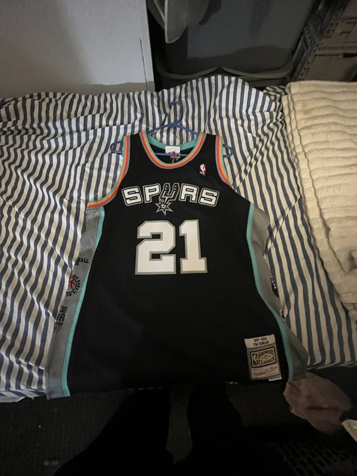 Mitchell & Ness Mitchell & Ness Tim Duncan HOF retirement Jersey Size US XL / EU 56 / 4 - 1 Thumbnail