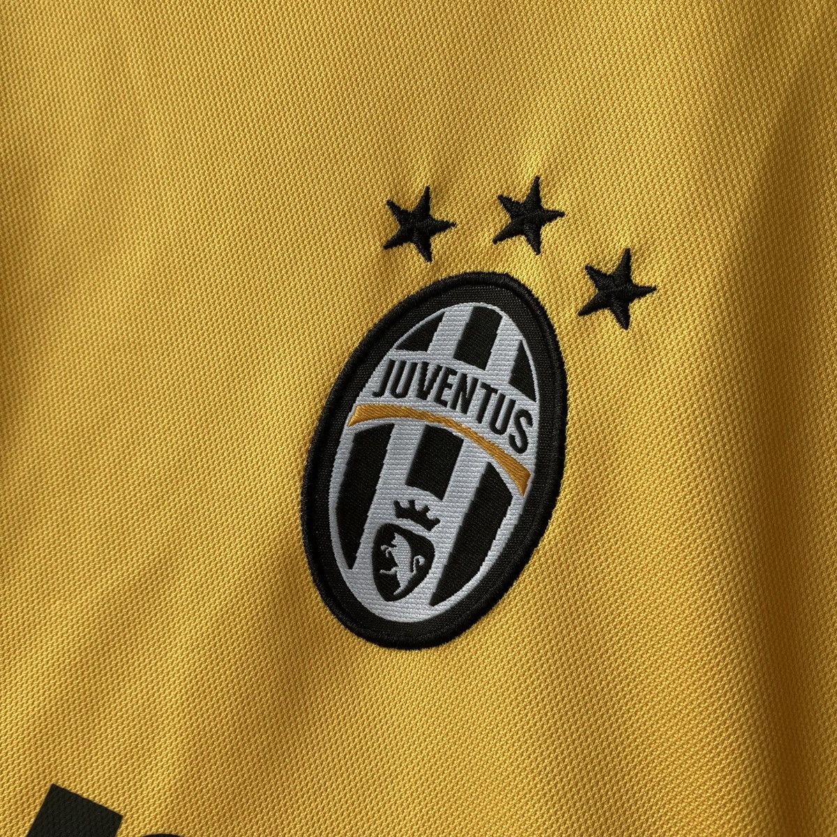 Vintage Adidas Juventus Jersey Streetwear Blokcore Style Y2k Italy Size US M / EU 48-50 / 2 - 6 Thumbnail