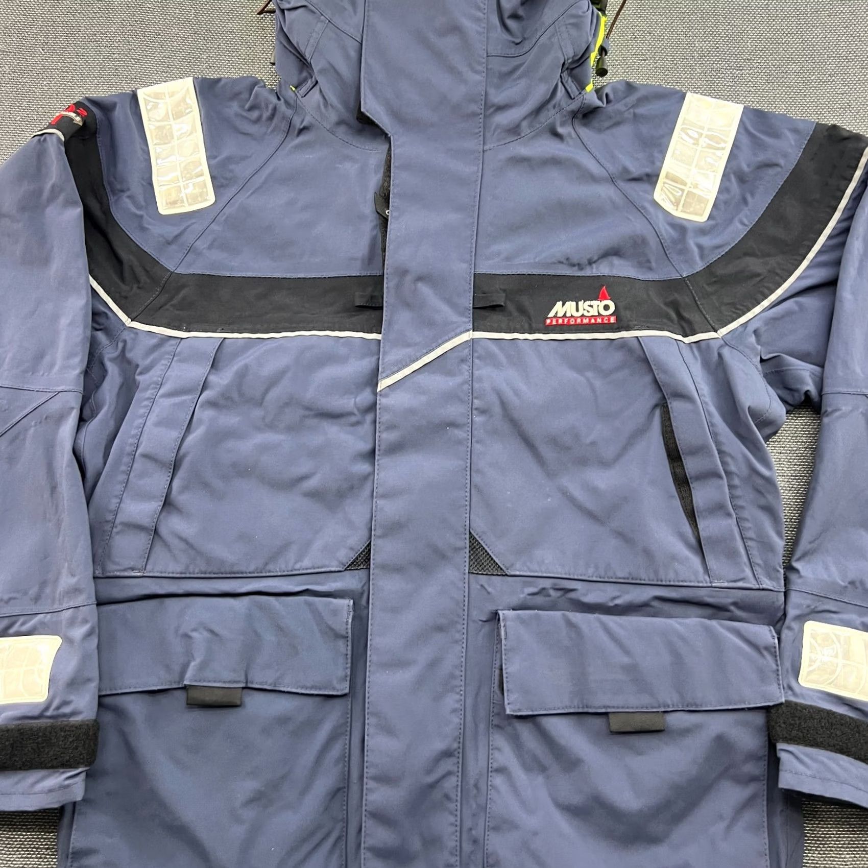 Musto Musto Performance Yachting Jacket Mens Medium Sailing Hooded Waterproof Offshore Windbreaker Quick Dry Full Zip Navy Blue Size US M / EU 48-50 / 2 - 2 Thumbnail