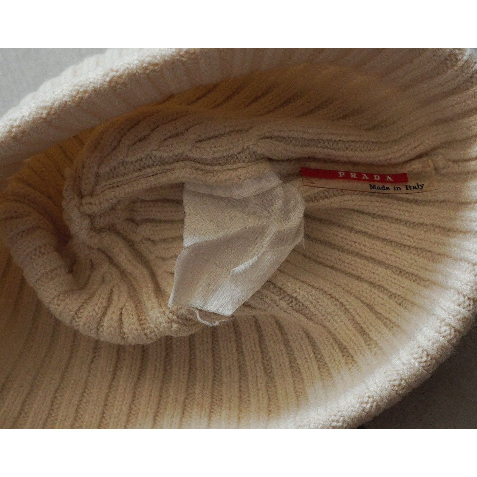 Prada Prada linea rossa red tab beige wool beanie hat Size ONE SIZE - 7 Thumbnail